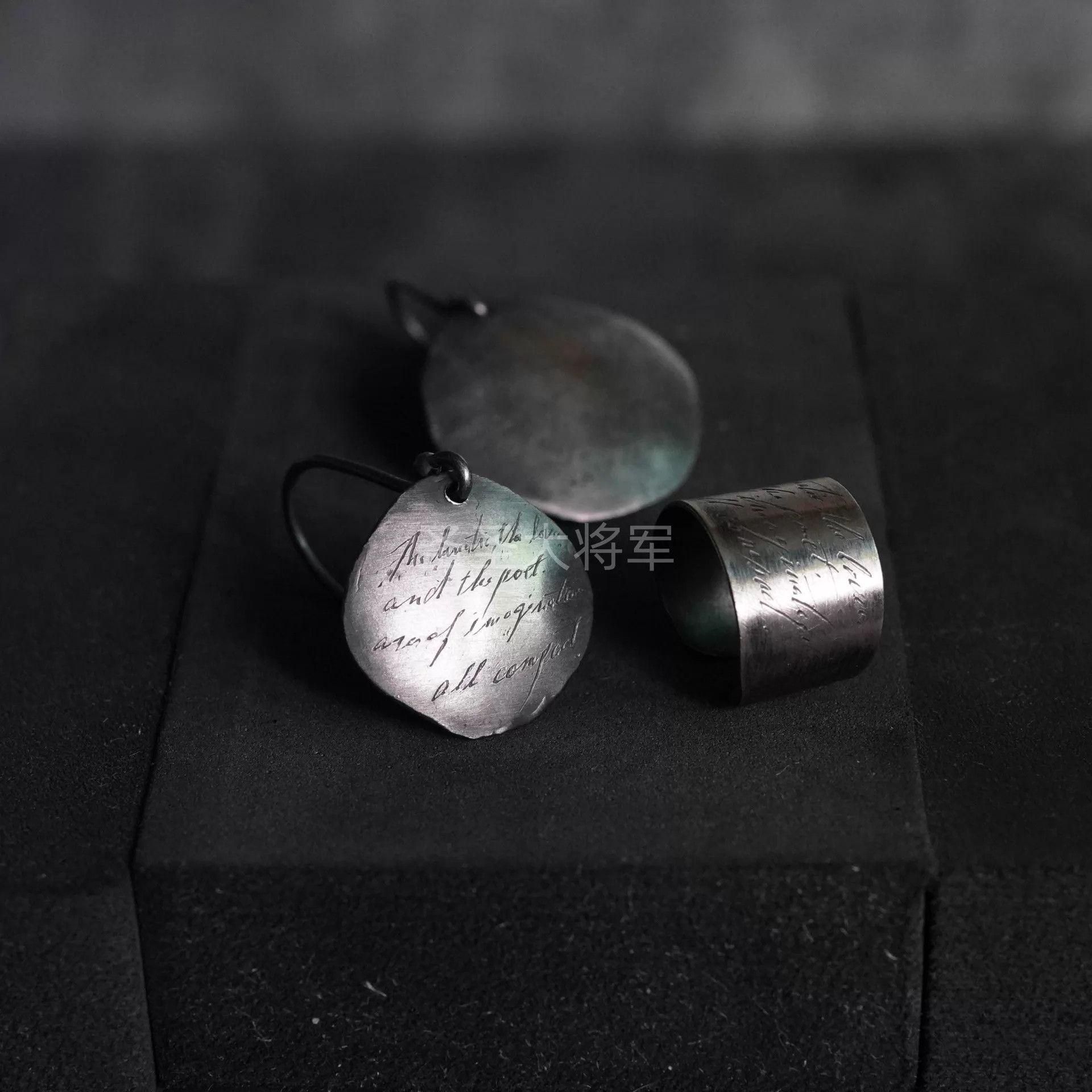 DETAJ Detaj Uma Wang Luna Shakespeare Poem Earrings Small Size ONE SIZE - 1 Thumbnail