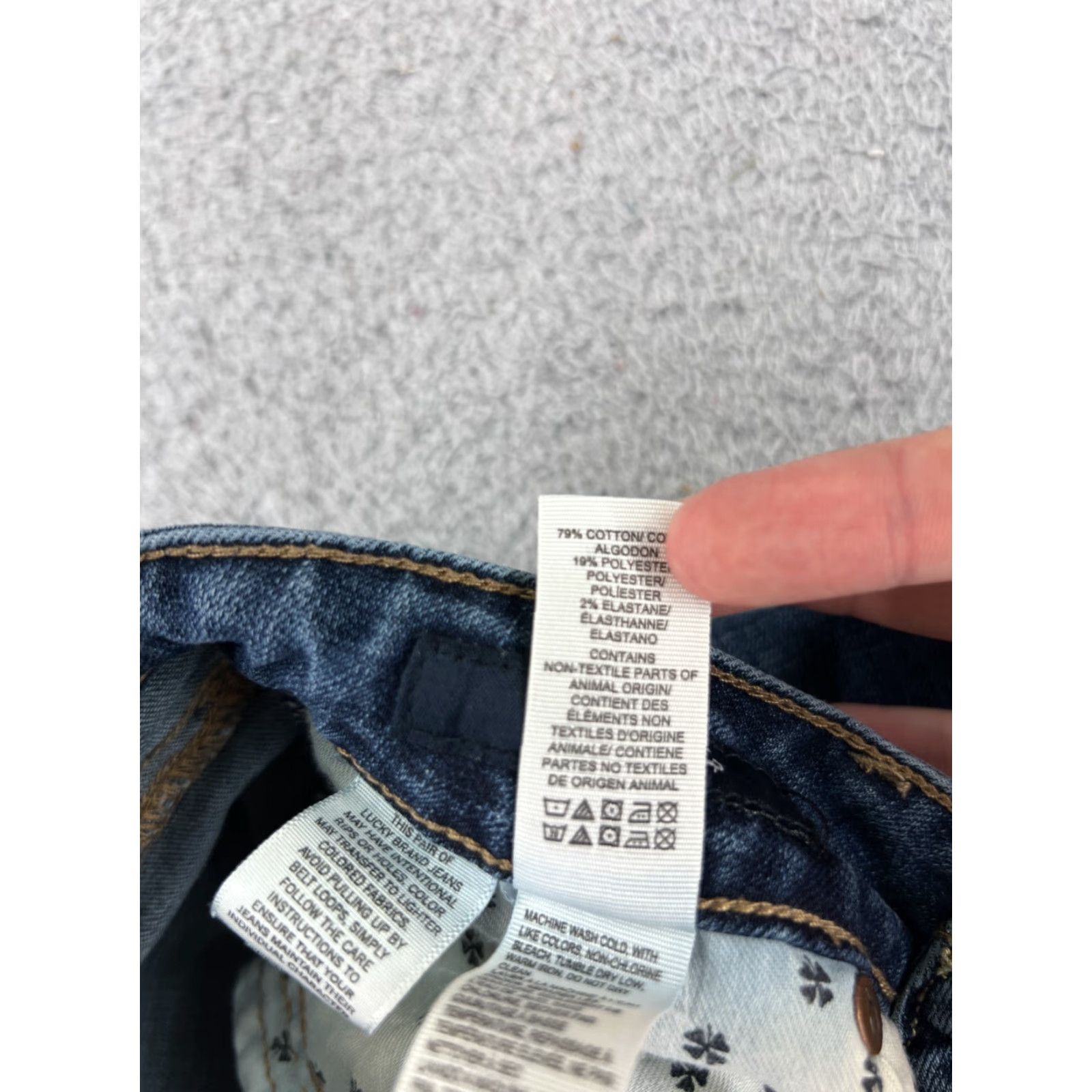 Lucky Brand Lucky Brand Jeans Womens 2 Blue Denim Straight Low Rise 26x25 Cotton Blend 5-Pocket Logo Embroidered Button 26 in Waist Regular Inseam 25 in XS? Size 26" / US 2 / IT 38 - 7 Thumbnail