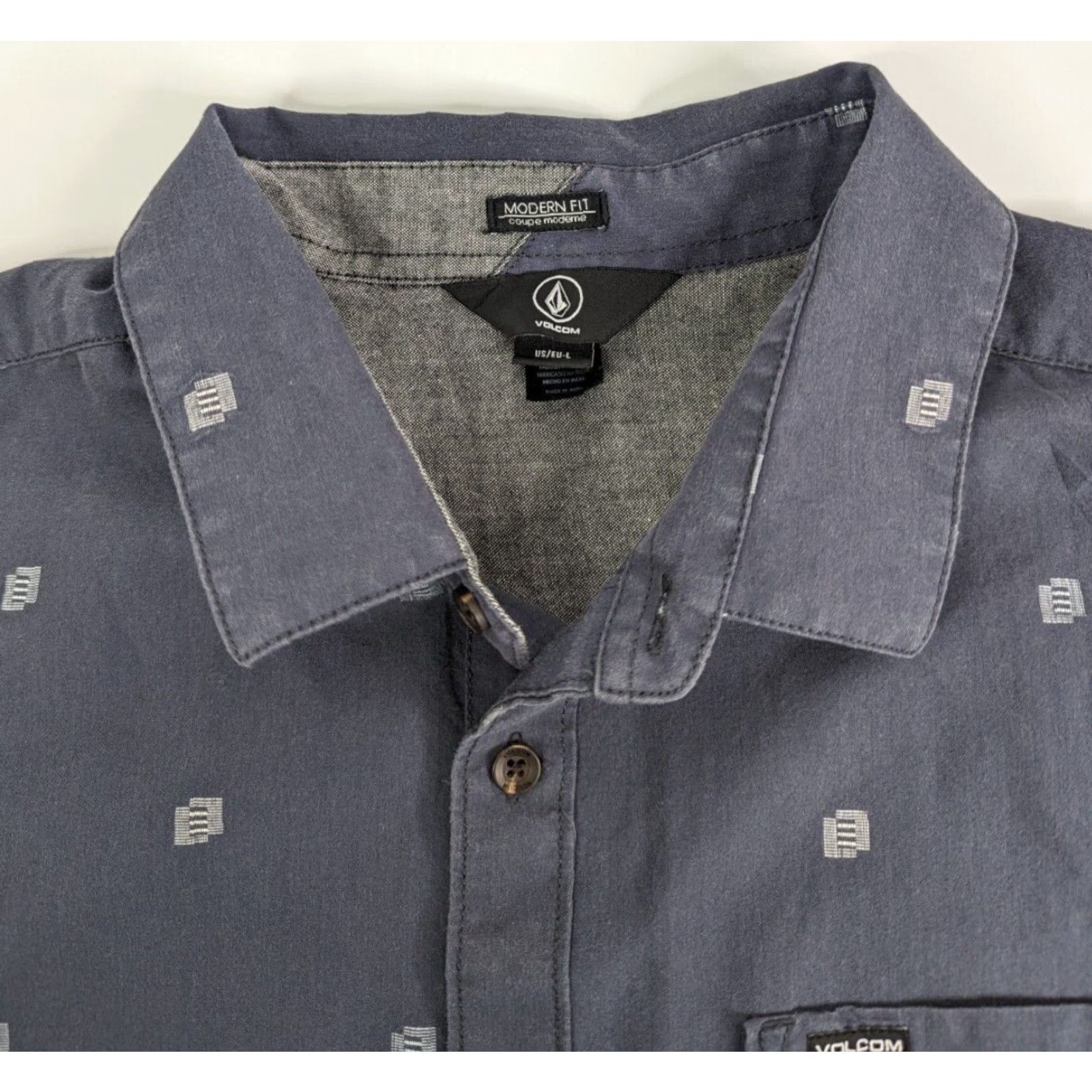 Volcom Volcom Button-Up Shirt Mens Large Short Sleeve Preppy Classic Cotton Polyester Blue Size US L / EU 52-54 / 3 - 7 Thumbnail