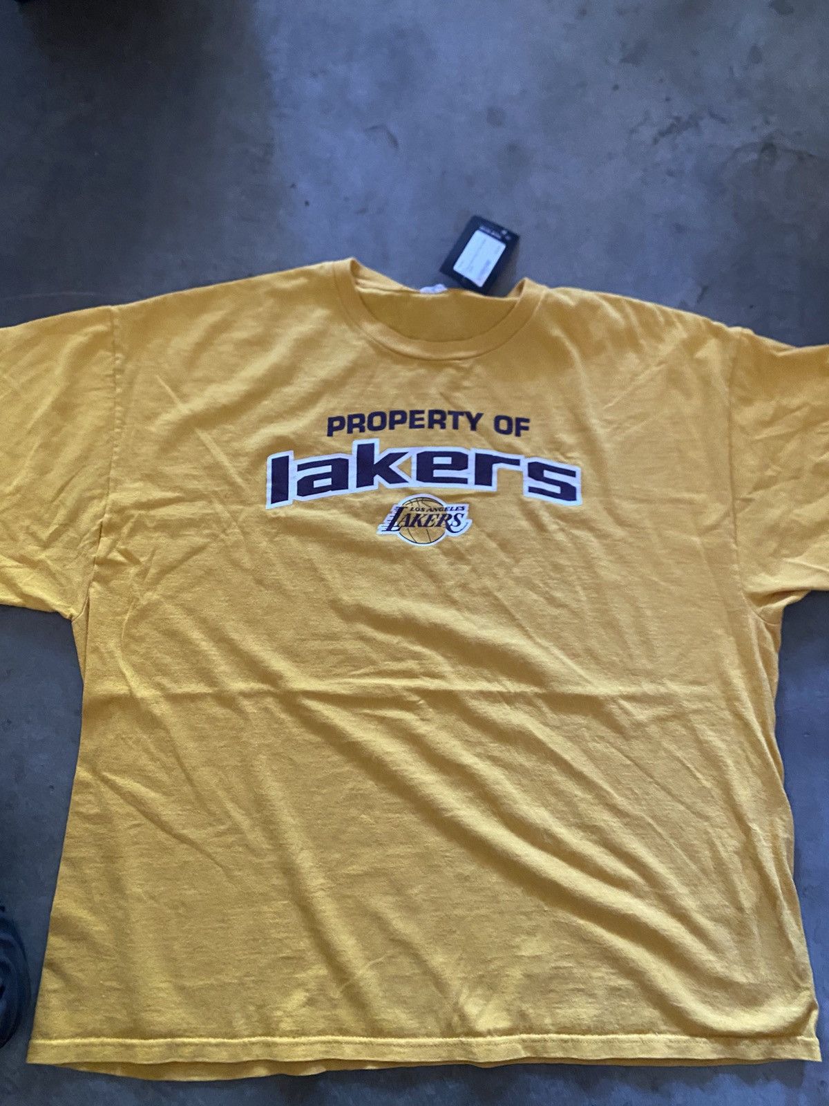 Vintage Vintage Los Angeles Lakers Gold Tee Size US XXL / EU 58 / 5 - 1 Thumbnail