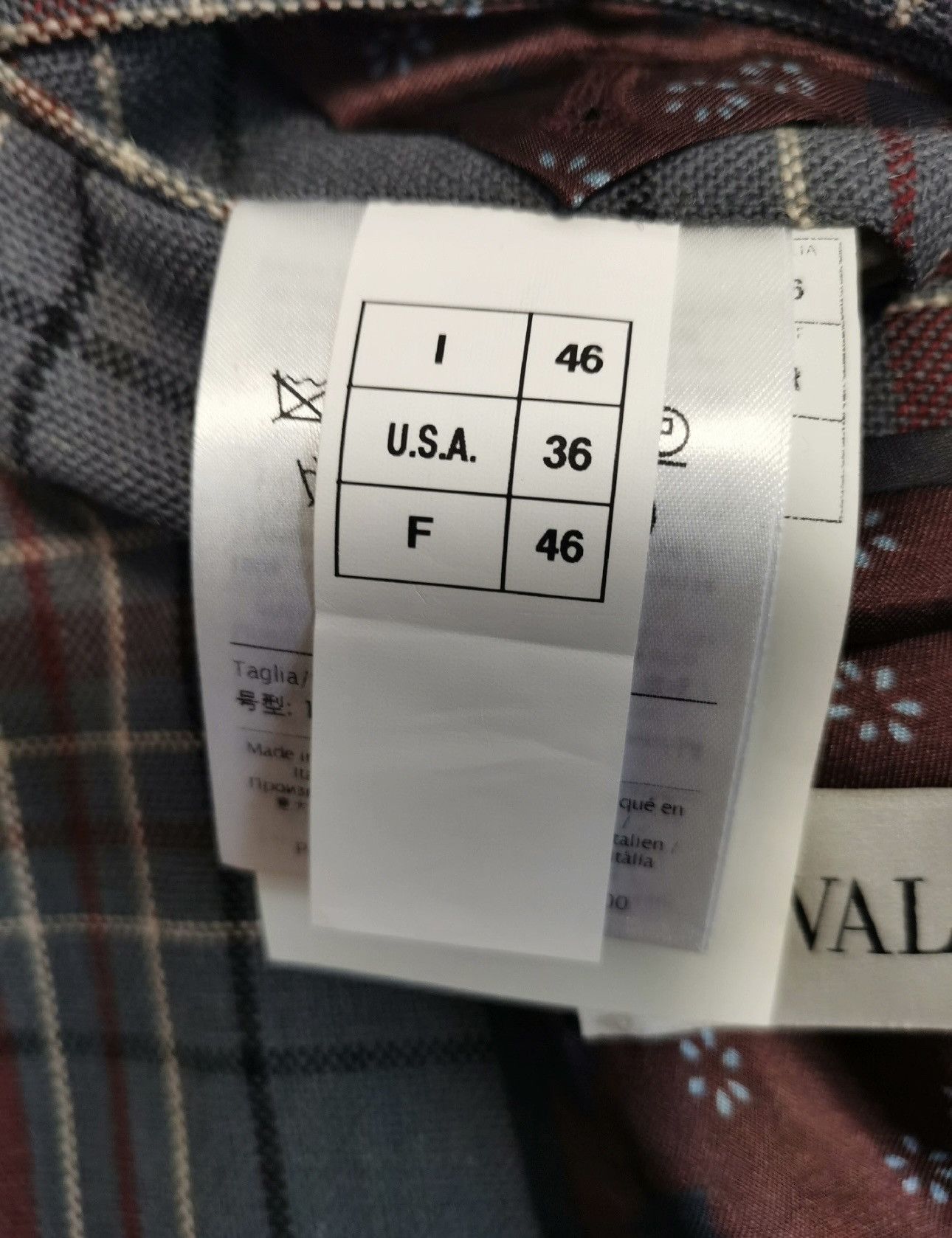 Valentino Valentino Grey and red Plaid pattern suits Size 48R - 6 Thumbnail