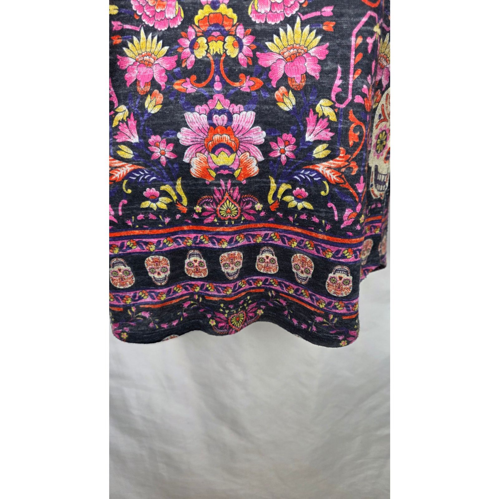Other Women's Sugar Skull Floral Gold Rhinestone Tunic Top M Size M / US 6-8 / IT 42-44 - 5 Thumbnail