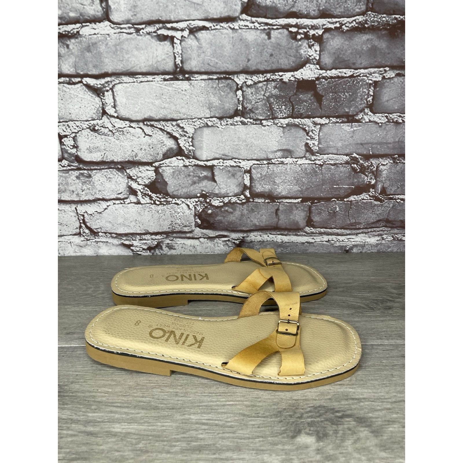 Other KINO Tan Yellow Slides Buckle Strap Cushion Comfort Sandals Size US 8 / IT 38 - 14 Thumbnail