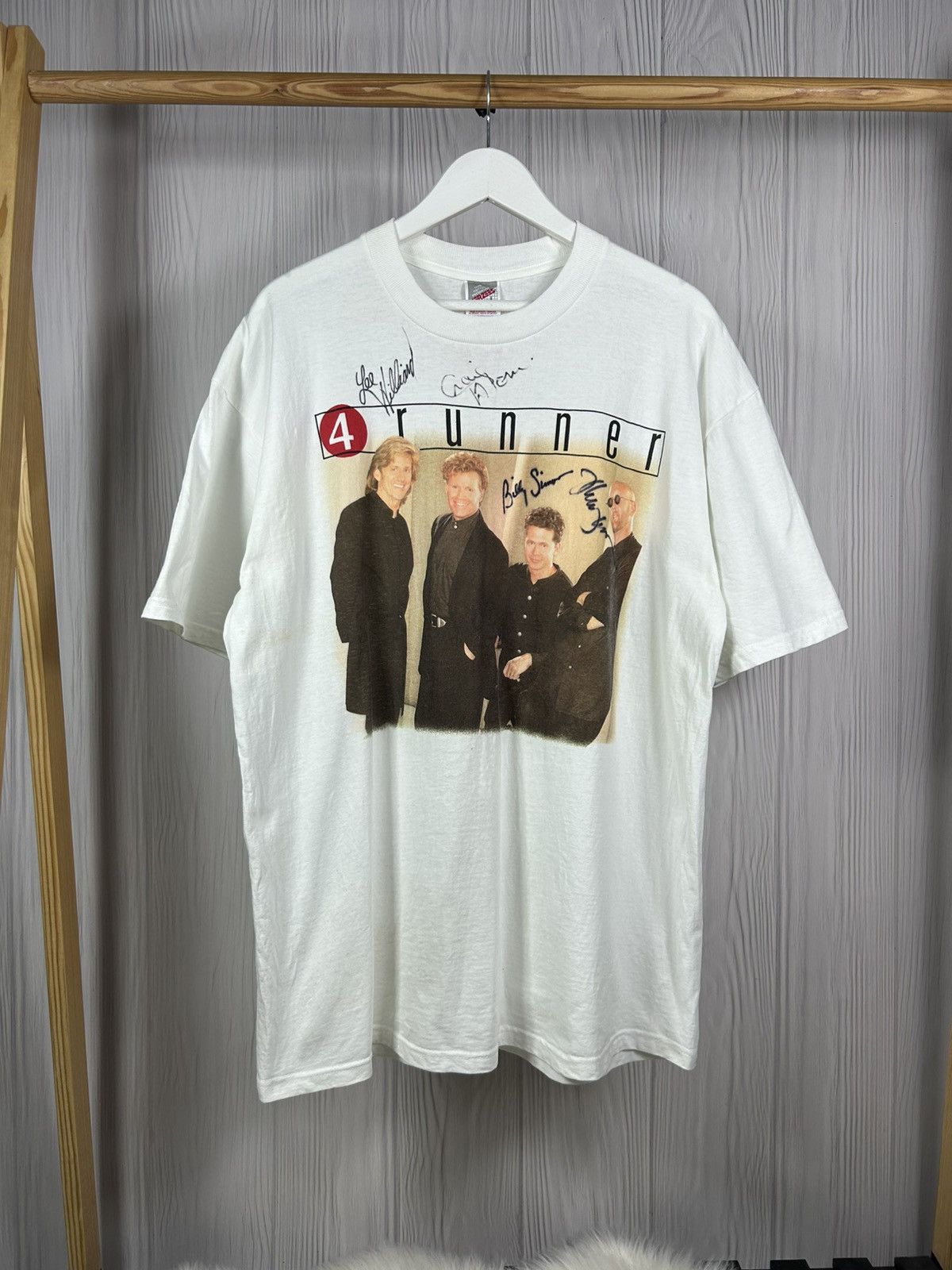 Band Tees RARE ITEM 4 Runner Signed Country Band T-Shirt Size L Size US L / EU 52-54 / 3 - 1 Thumbnail