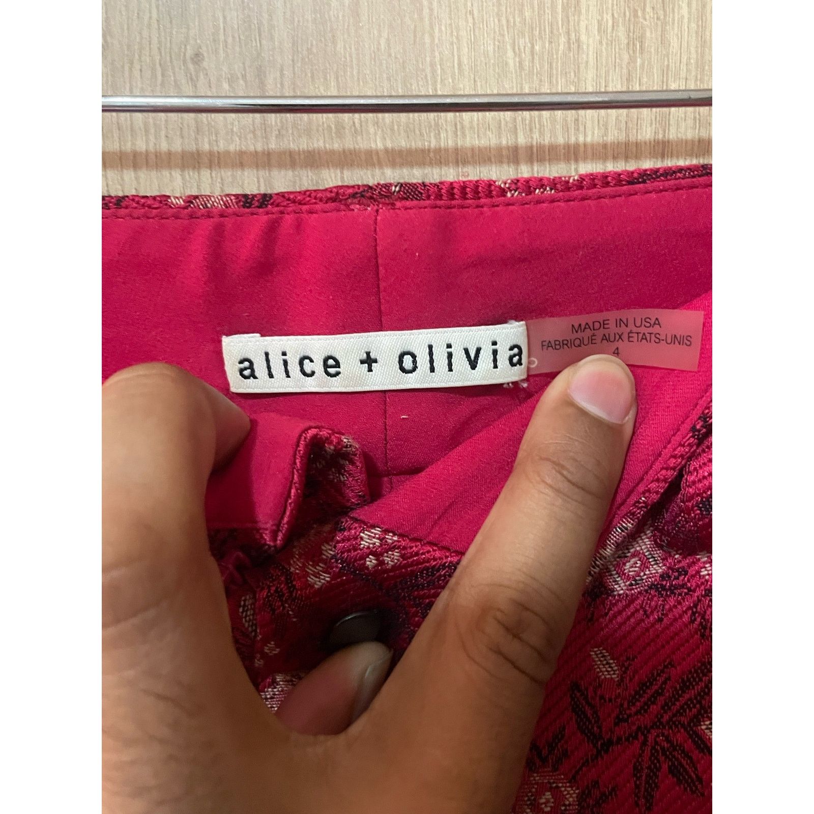 Alice + Olivia ALICE + OLIVIA-CROPPED FLORAL-JACQUARD BOOTCUT / CRIMSON/ 4 Size 27" / US 4 / IT 40 - 6 Thumbnail