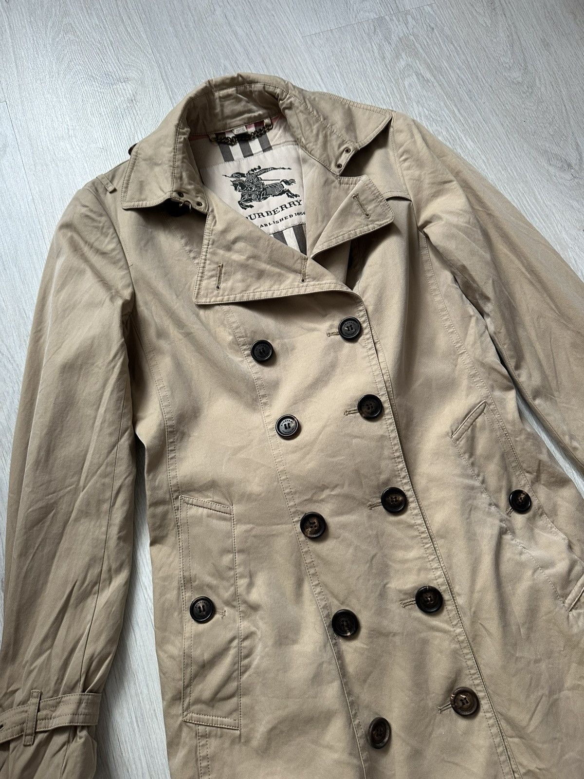 Burberry Vintage Burberry Womens trench Coat Size M / US 6-8 / IT 42-44 - 4 Thumbnail