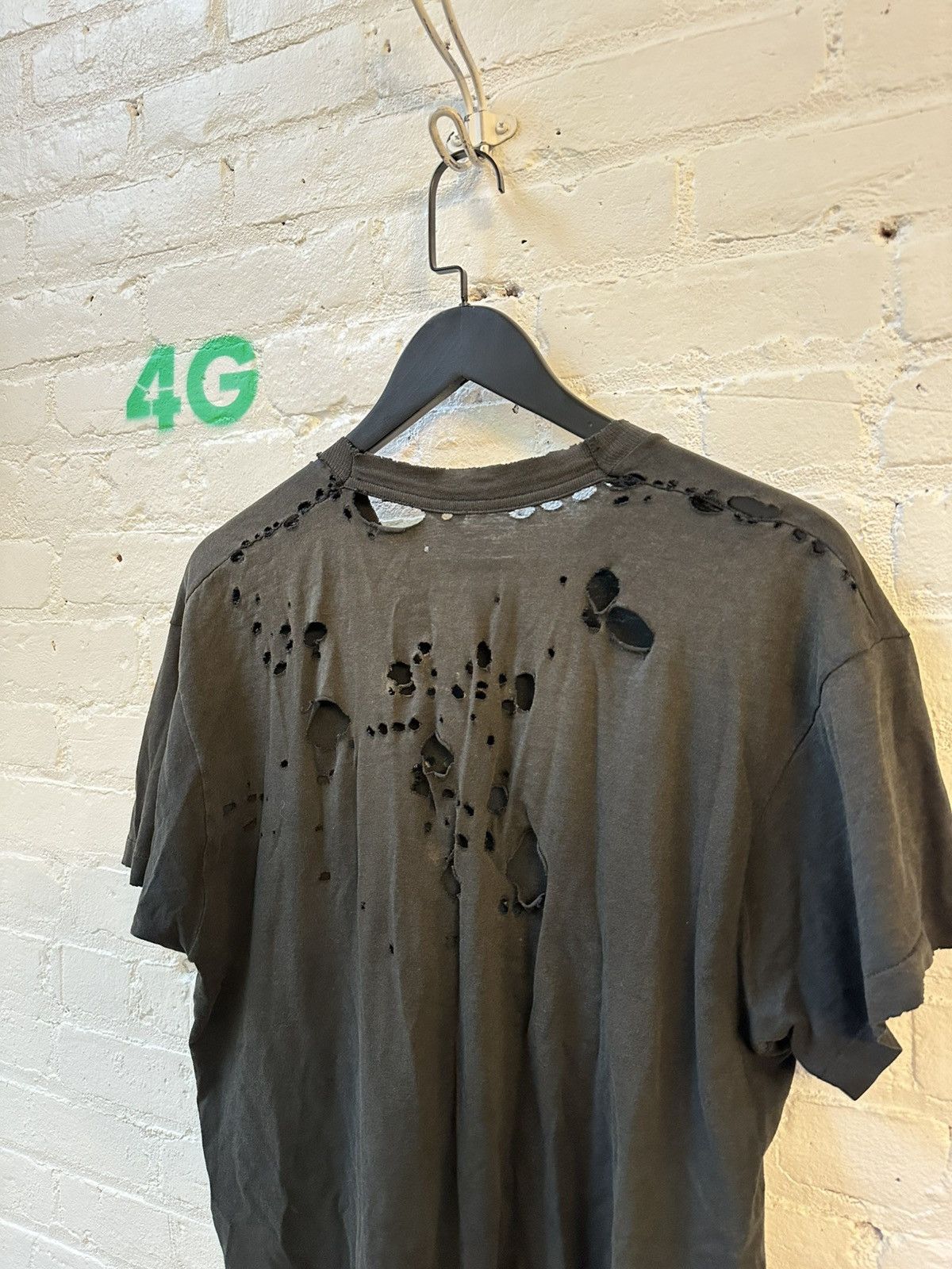 Vintage VINTAGE SINGLE STITCH THRASHED T SHIRT Size US L / EU 52-54 / 3 - 1 Thumbnail