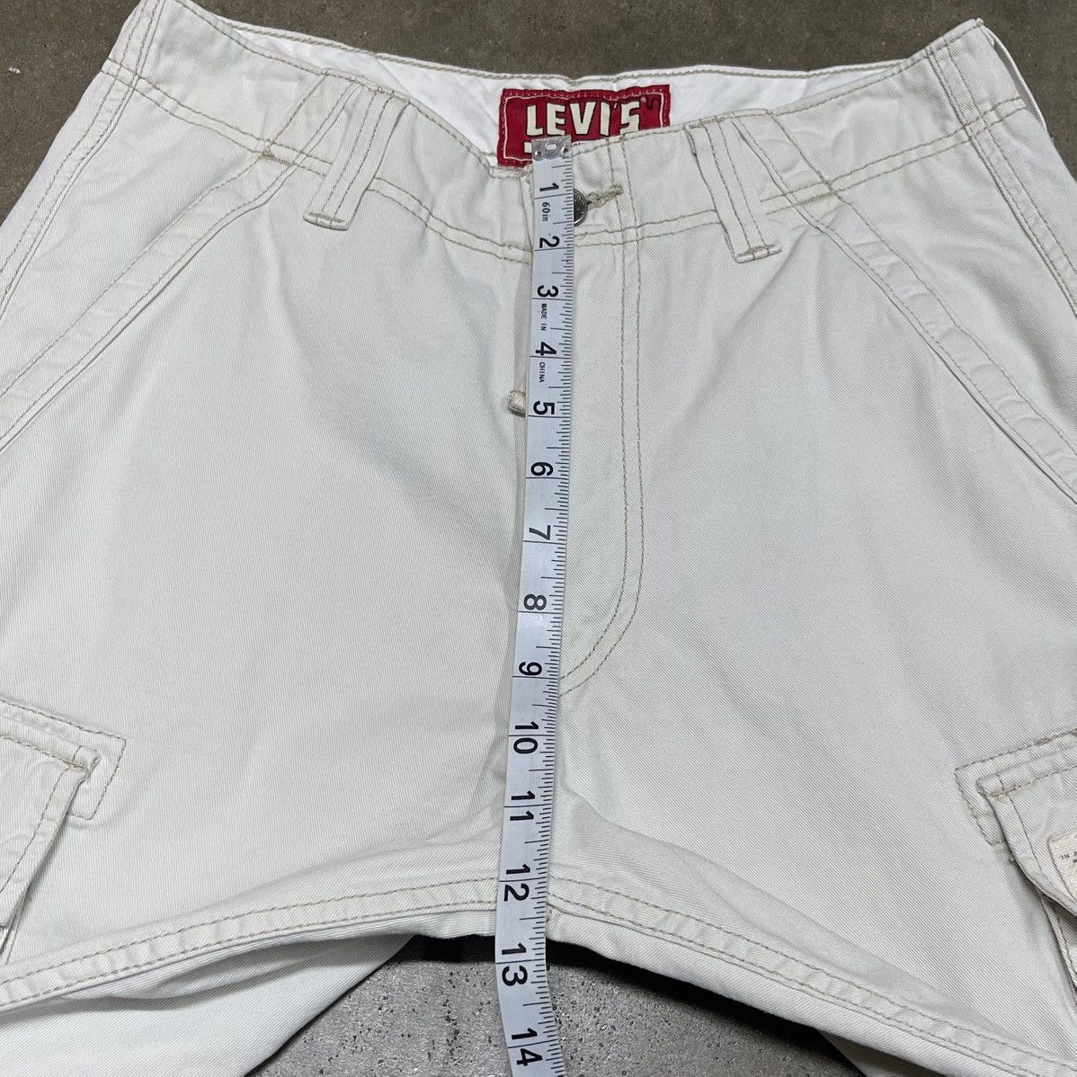 Levi's Vintage Levi’s 90s Distressed y2k Carrier Cargo Shorts Size US 29 - 10 Thumbnail