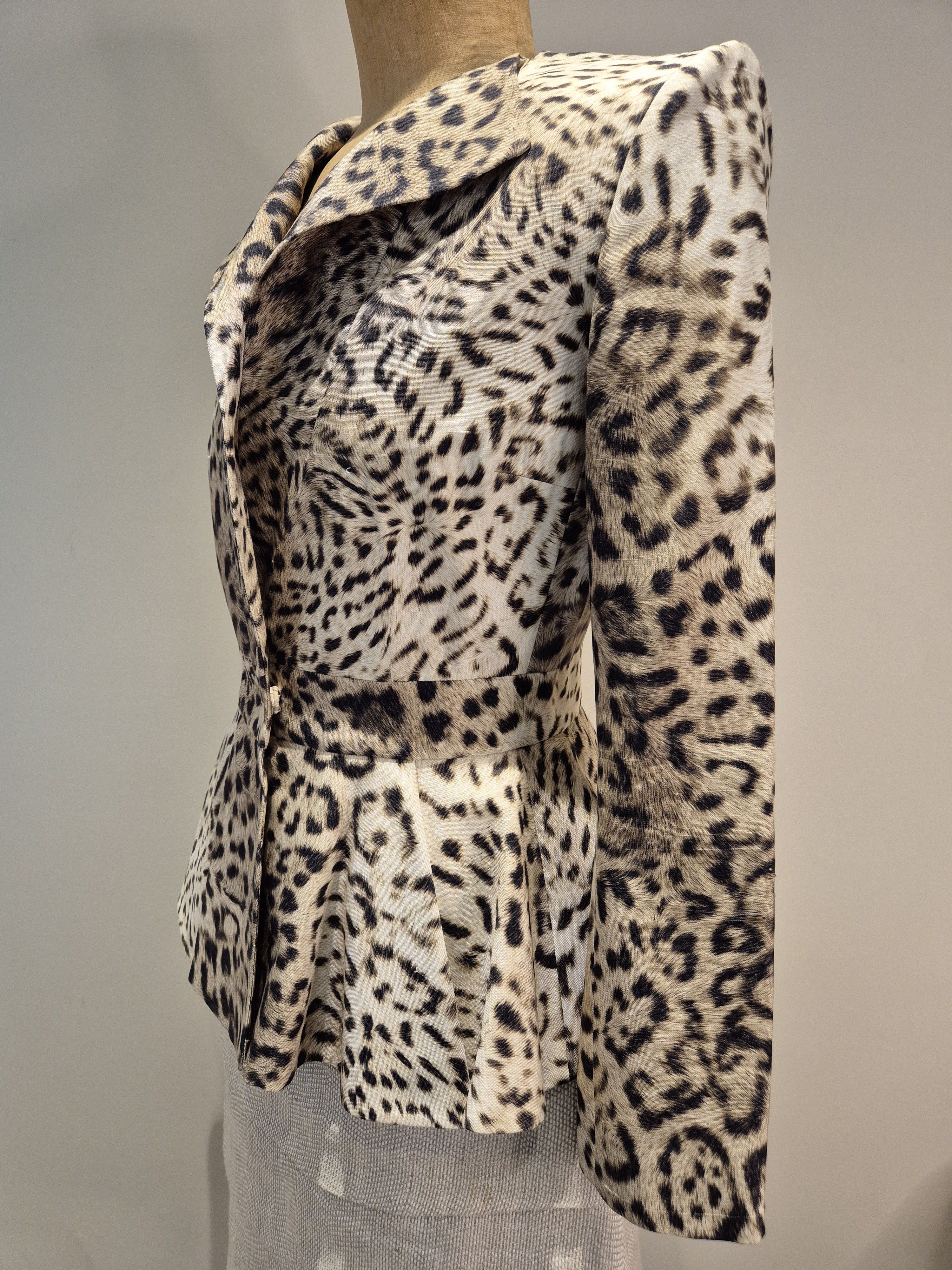 Giambattista Valli Giambattista Valli ocelot printed silk peplum jacket Size XS / US 0-2 / IT 36-38 - 3 Thumbnail