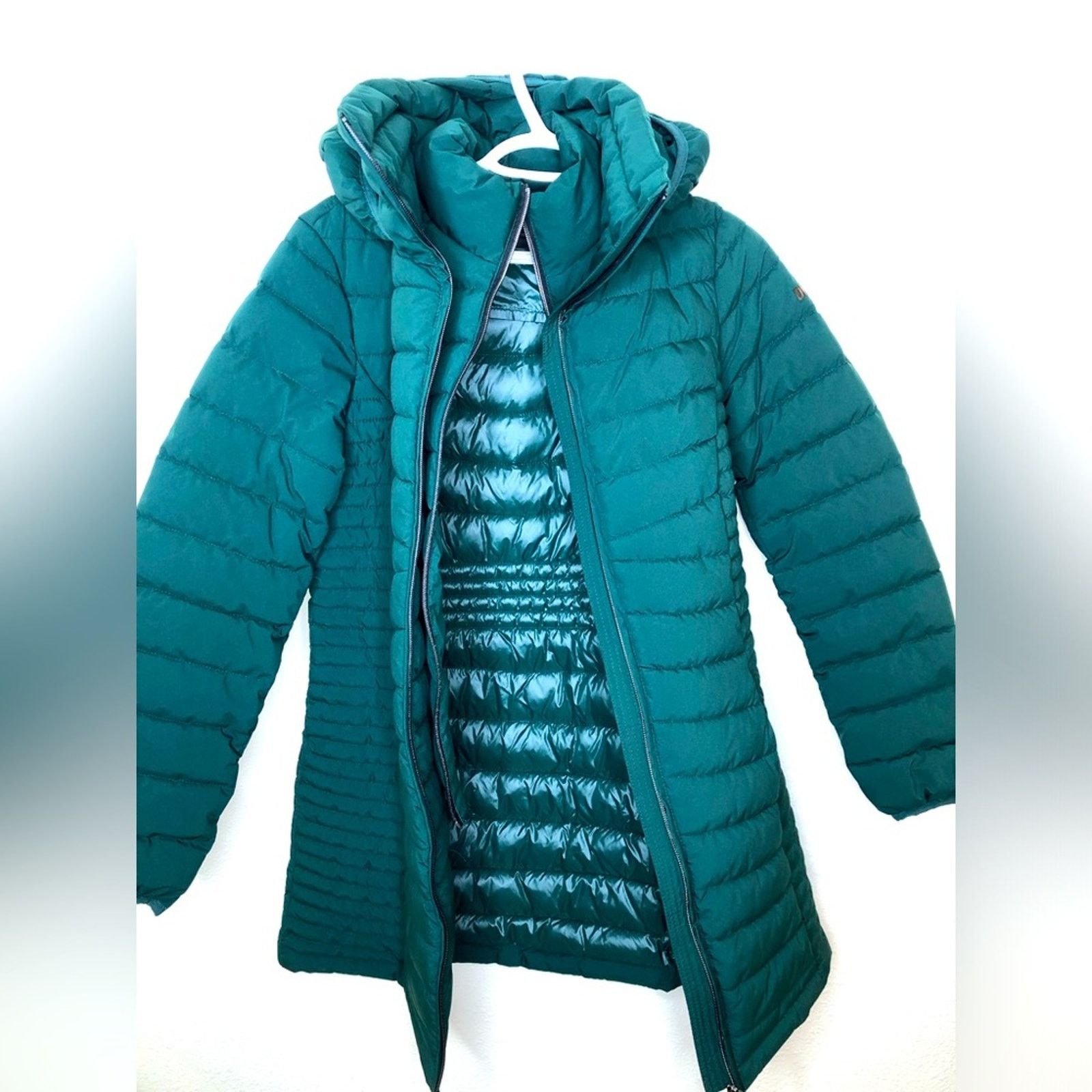 DKNY DKNY Women’s Green Puffer Long Jacket— Small— BEAUTIFUL!! Size S / US 4 / IT 40 - 1 Thumbnail