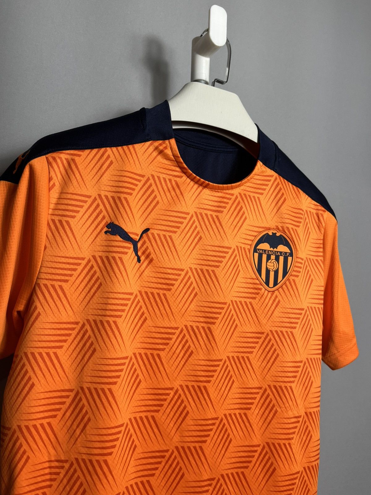 Puma × Sports Specialties VALENCIA FC 2020 2021 AWAY FOOTBALL SHIRT JERSEY CAMISETA Size US M / EU 48-50 / 2 - 2 Thumbnail