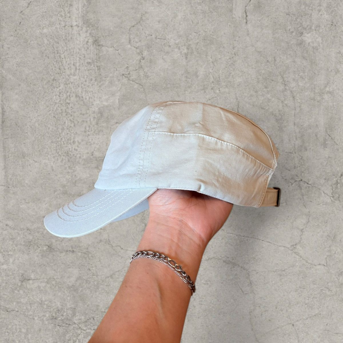 Japanese Brand Cool vintage style cap, white with beige logo. One size Size ONE SIZE - 2 Thumbnail