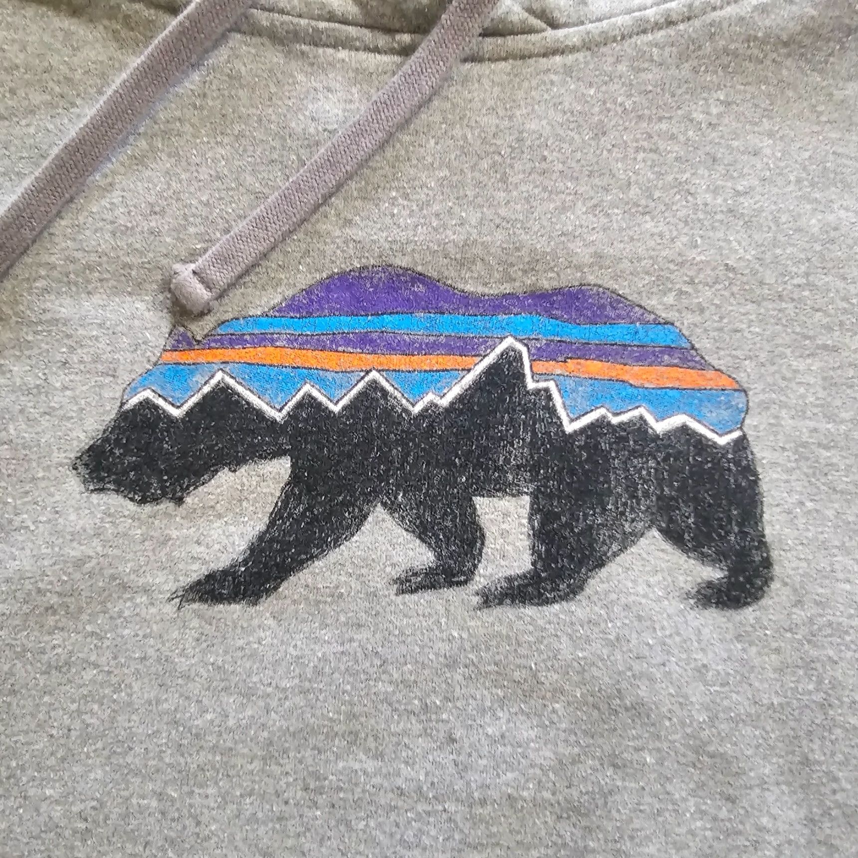 Patagonia Patagonia Hoodie Womens Small Gray Bear Logo Pullover Hooded Pockets Long Sleeve Shirt Regular Fit Size S / US 4 / IT 40 - 4 Thumbnail