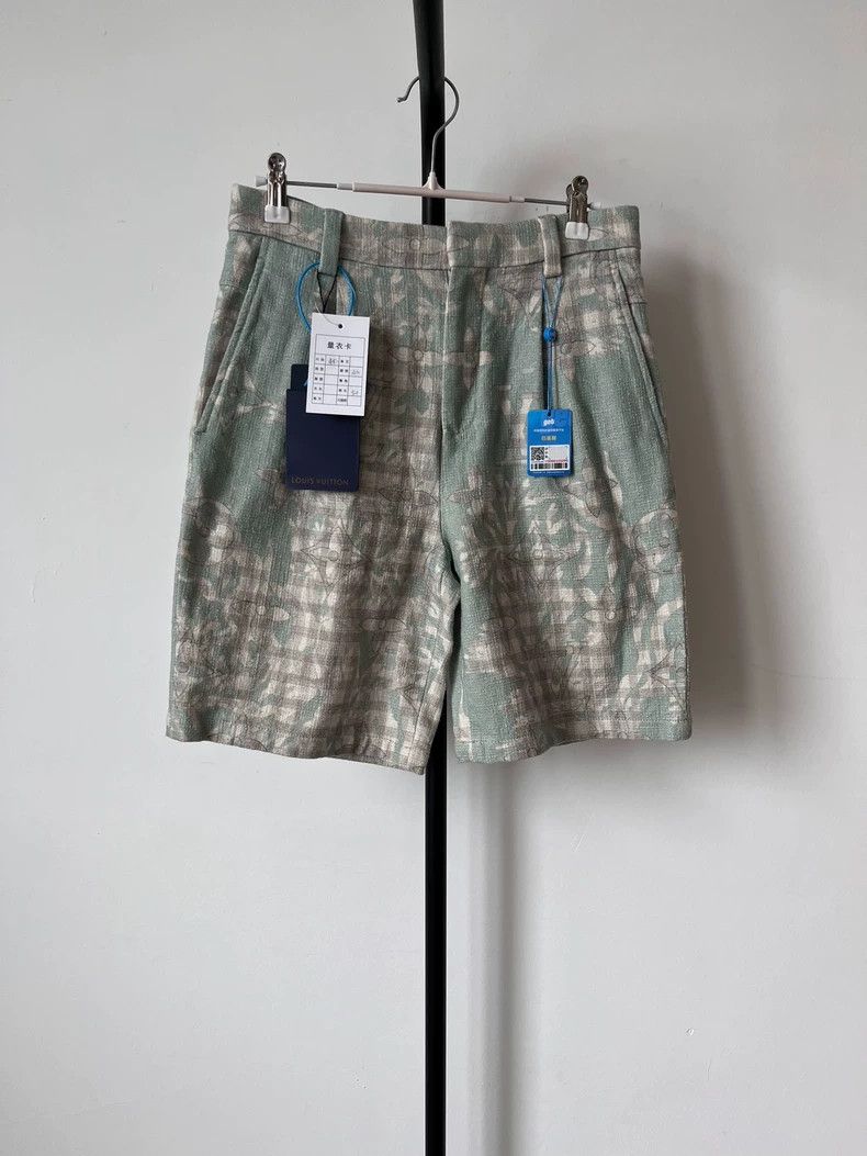 Louis Vuitton Louis Vuitton Full print presbyopic shorts Size US 44 / EU 60 - 1 Thumbnail