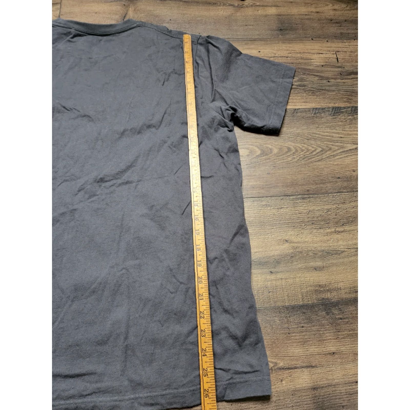 Uniqlo VINTAGE Uniqlo Disney T-Shirt Men Large Mickey Mouse Pluto Graphic Crew Neck Cotton Gray Size US L / EU 52-54 / 3 - 3 Thumbnail
