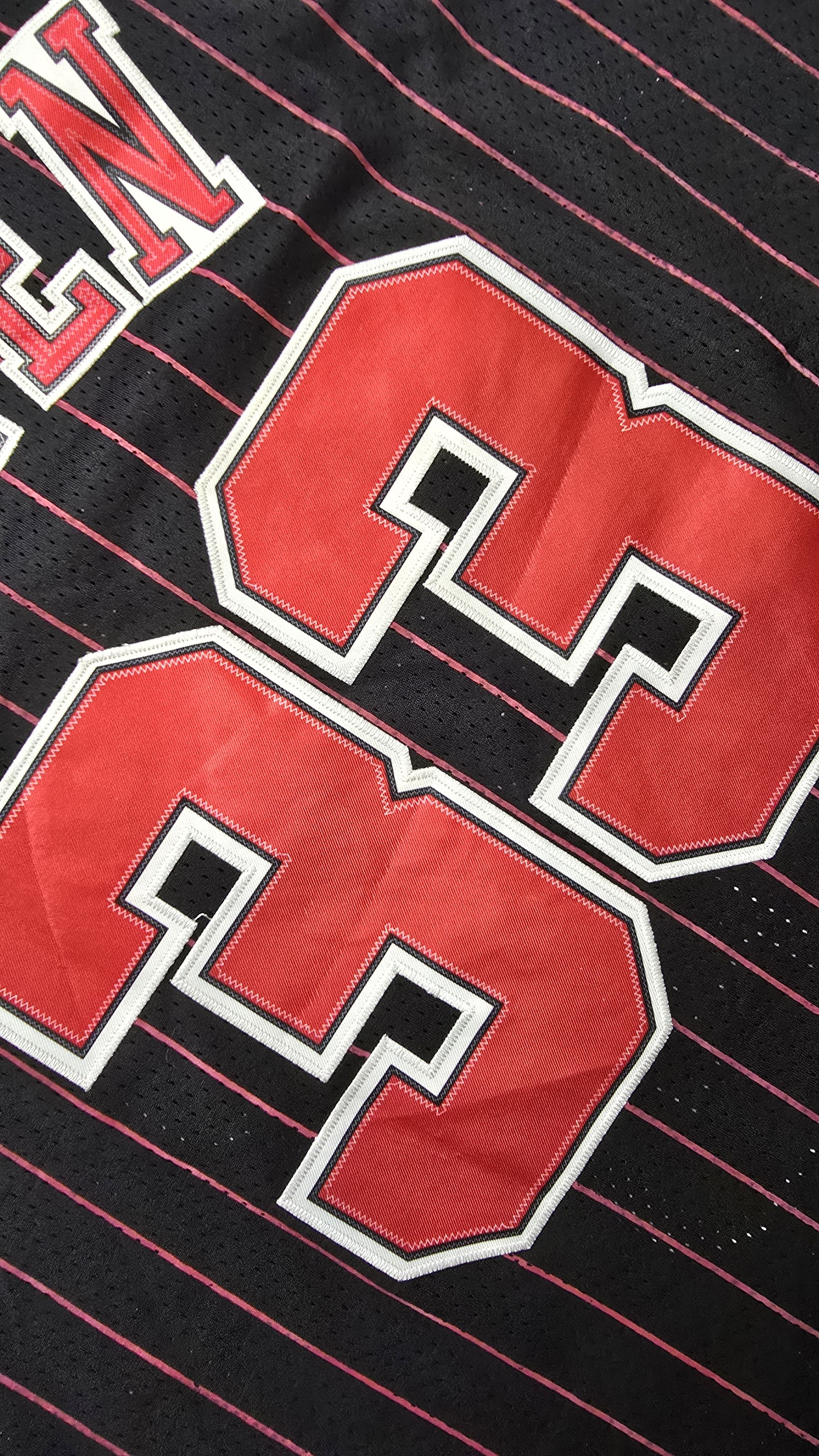 Adidas Scottie Pippen #33 NBA Chicago Bulls 1995 96 Jersey Size US S / EU 44-46 / 1 - 7 Thumbnail