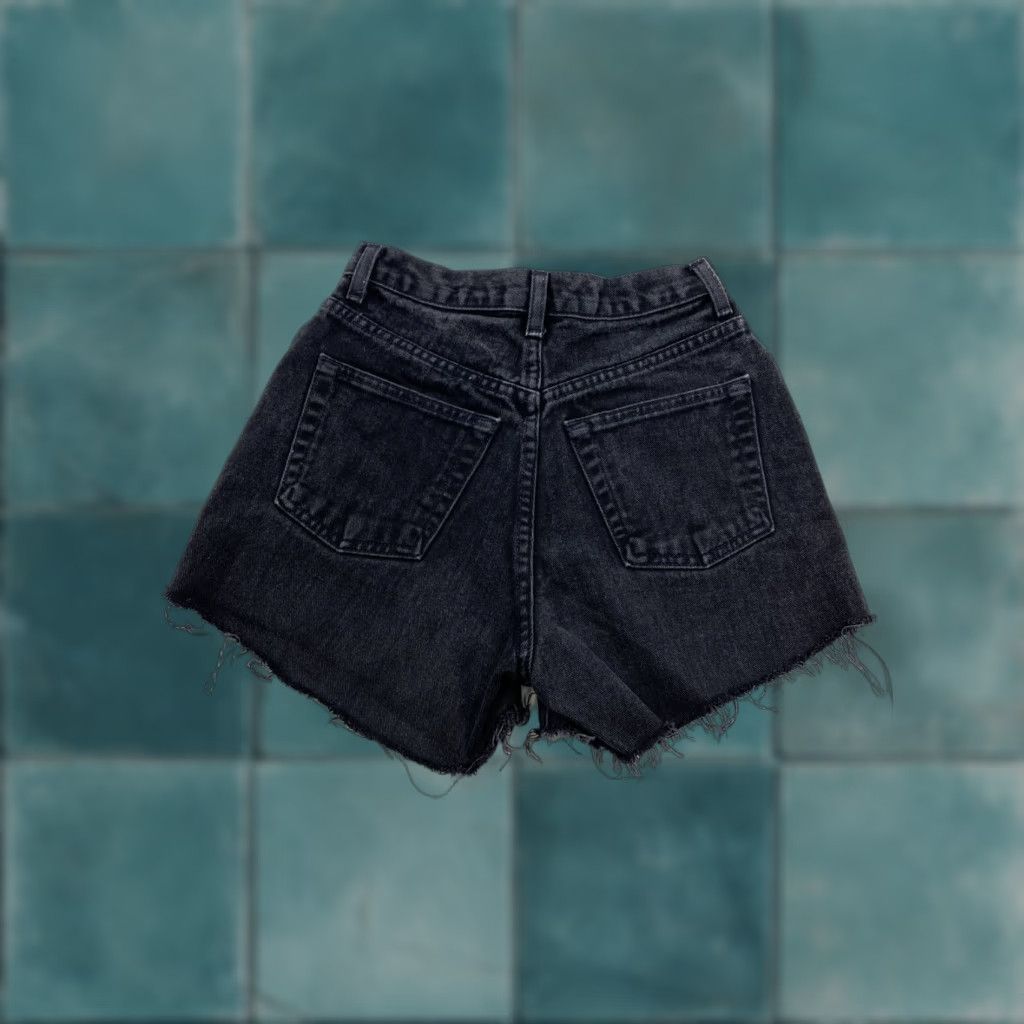 Gap VINTAGE Gap Denim Shorts Women’s 2 Black High Waisted Cut-Off Jean Casual Bohemian Festival American Cotton Denim Womens 2 Black Zip Short Size 26" / US 2 / IT 38 - 1 Thumbnail