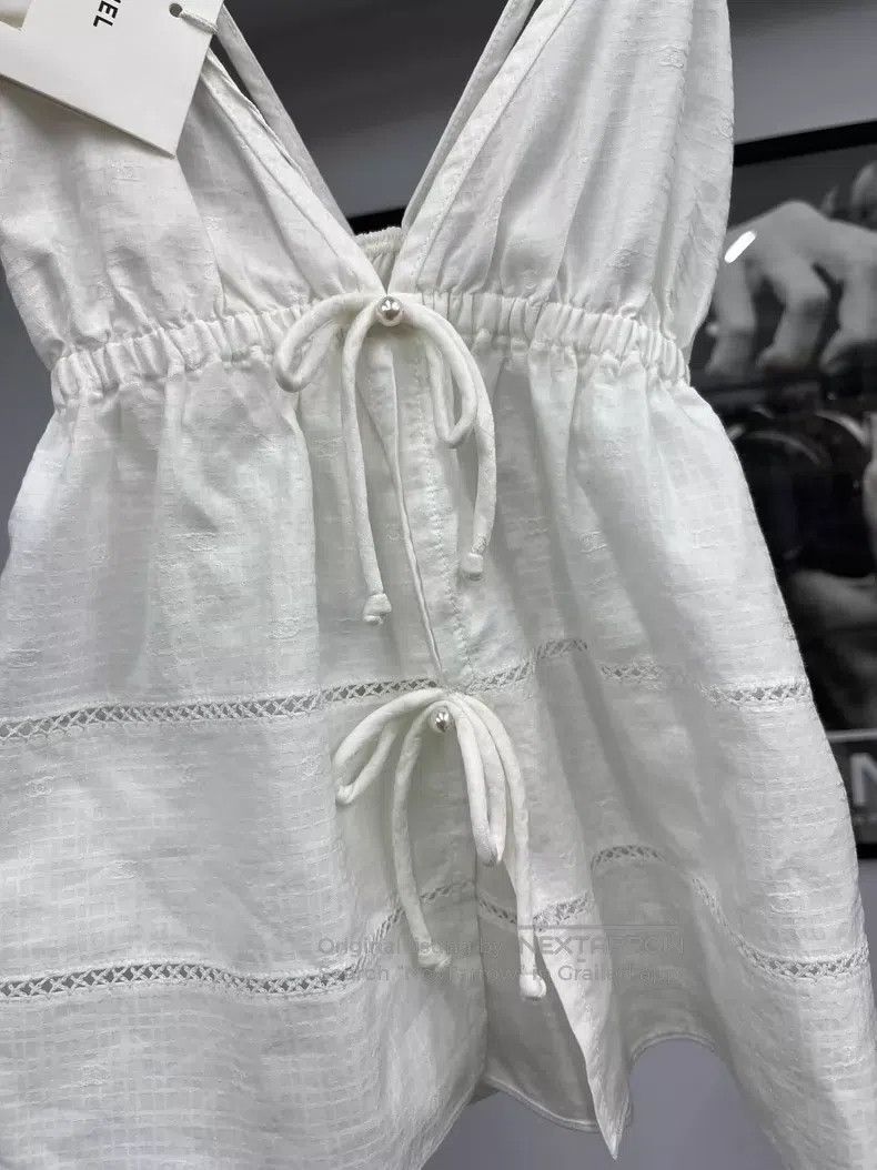 Chanel Chanel 25P white bow strap top Size XS / US 0-2 / IT 36-38 - 2 Thumbnail