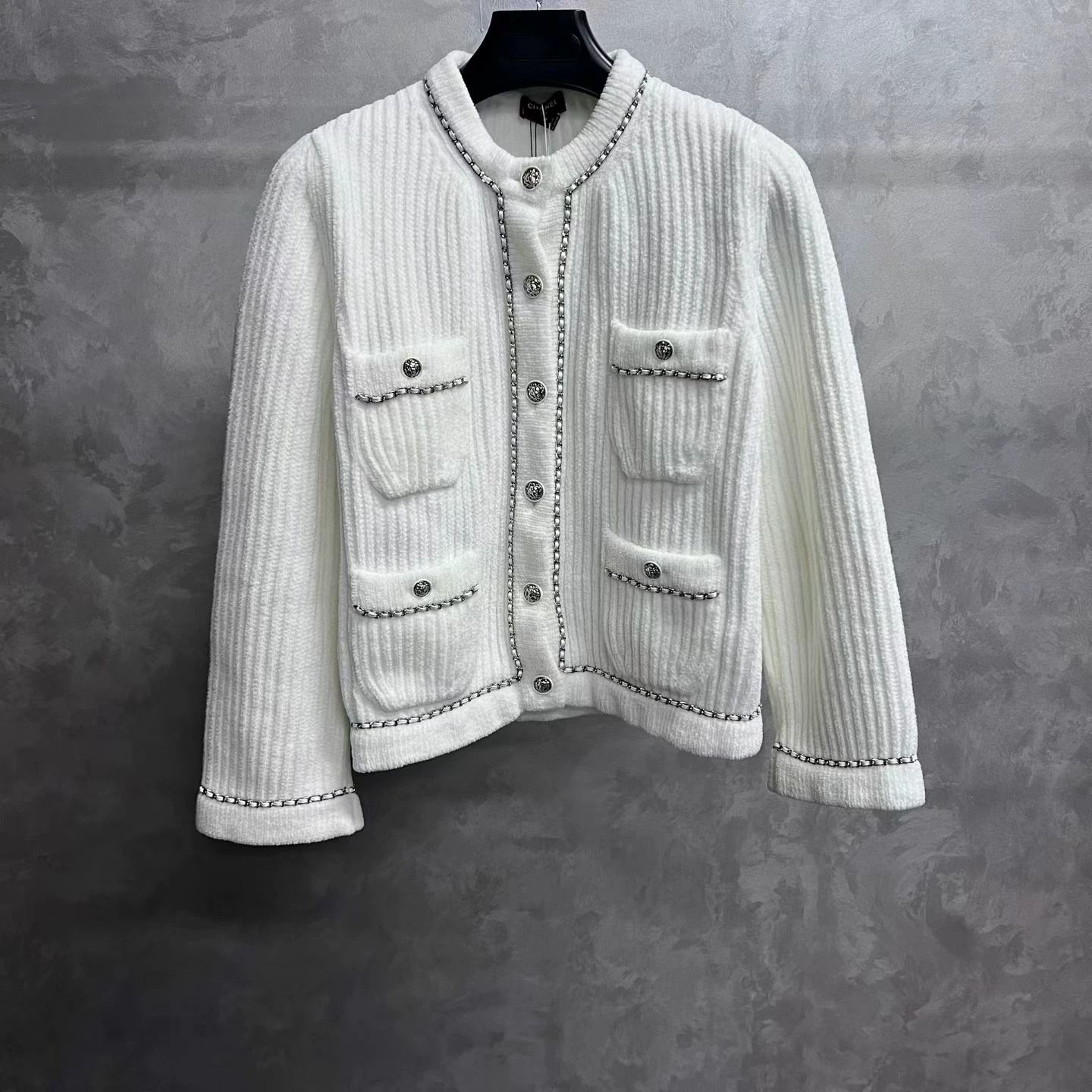 Chanel Chanel Knit White T-Shirt 34 Women Size XS / US 0-2 / IT 36-38 - 1 Thumbnail