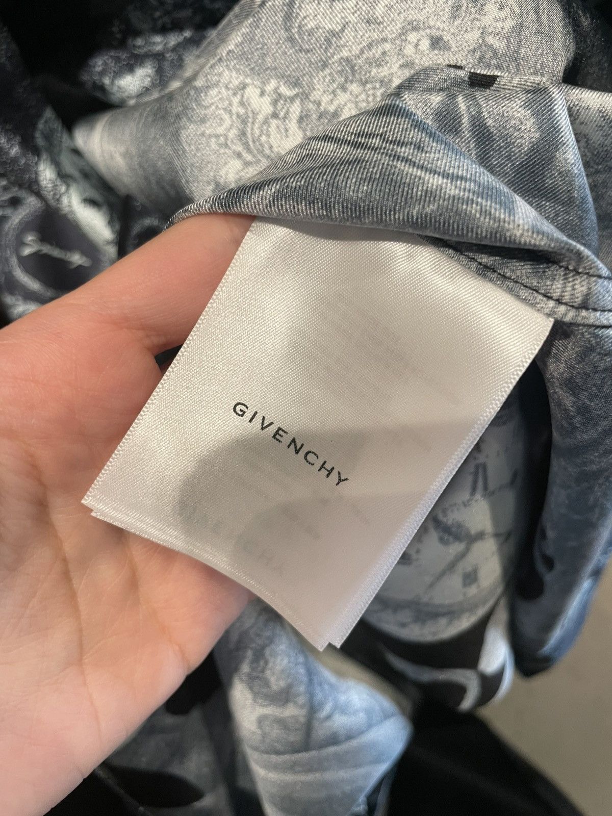 Givenchy Hubert objects-print silk shirt Size US M / EU 48-50 / 2 - 5 Thumbnail