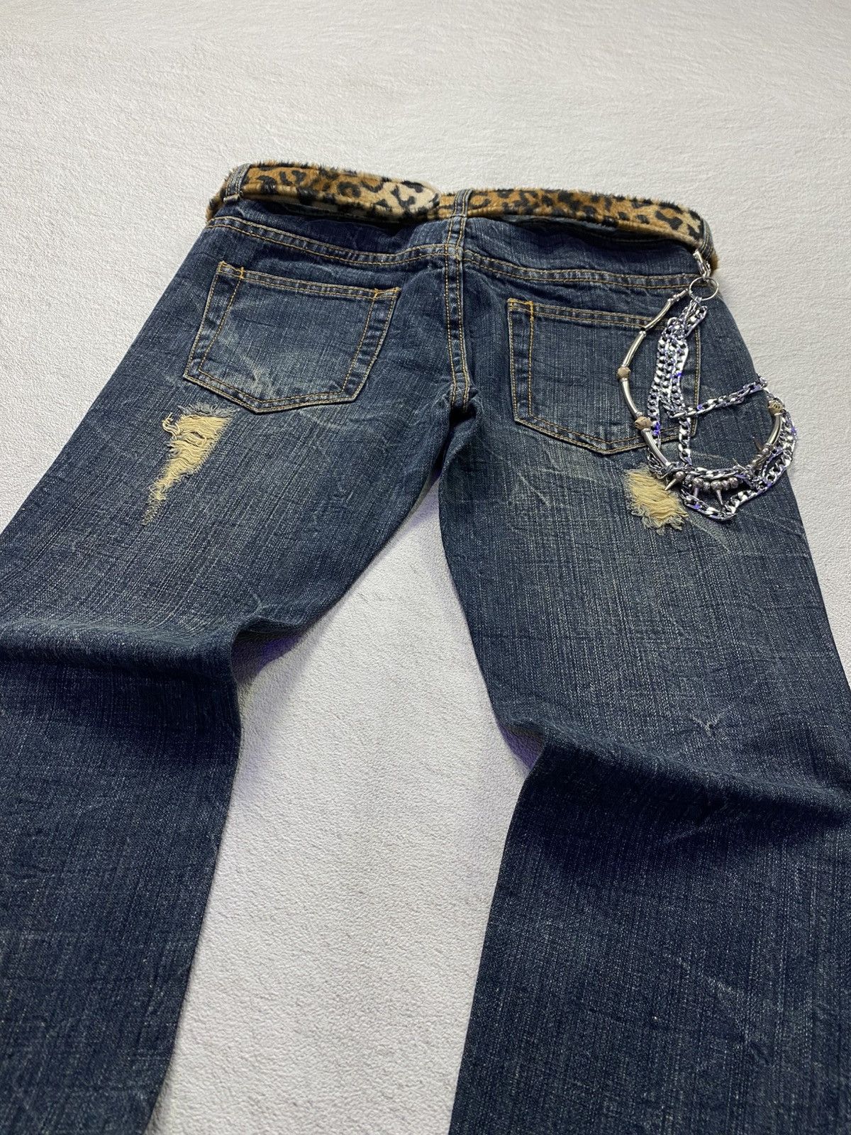 If Six Was Nine × Japanese Brand × Tornado Mart Pink kiss distressed mudwash flare jean Size US 31 - 4 Thumbnail