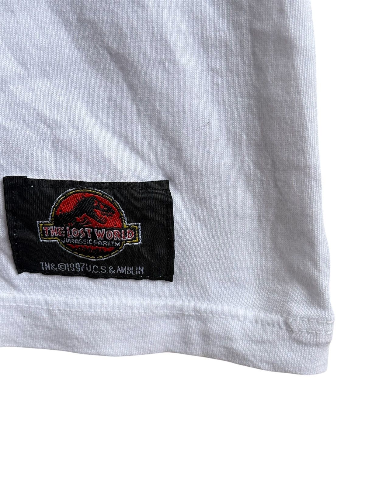 Vintage Vintage Jurassic Park Baby T-Rex movie tee Size US M / EU 48-50 / 2 - 4 Thumbnail