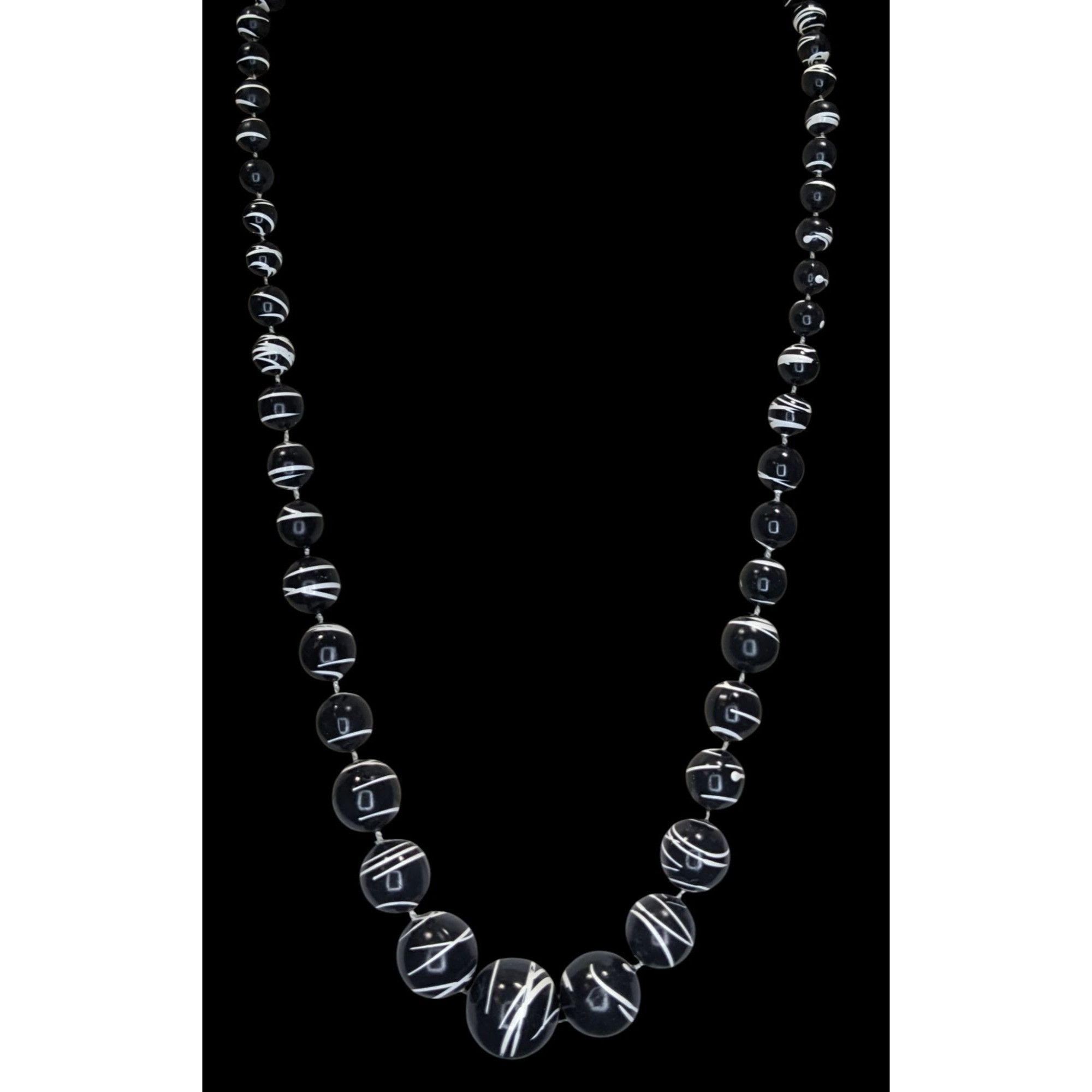 Other Vintage Abstract Black & White Swirl Graduated Bead Necklace Size ONE SIZE - 4 Thumbnail