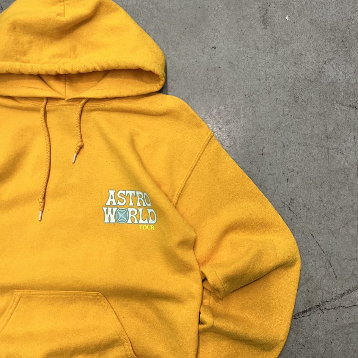 Travis Scott Astroworld Tour Staff Hoodie Size US S / EU 44-46 / 1 - 4 Thumbnail