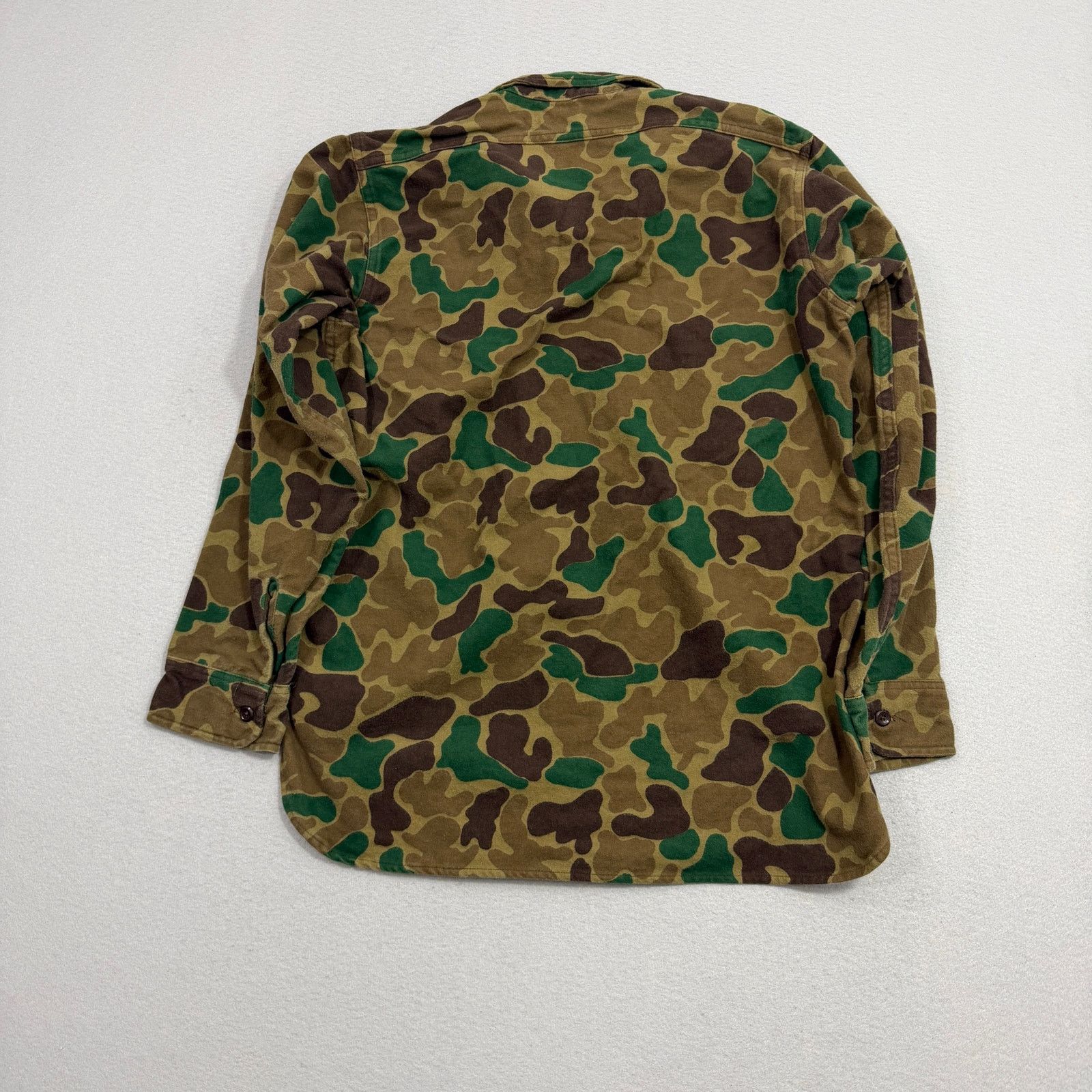 Vintage Vintage Woolrich Chamois Button Up Shirt Medium Duck Camo Size US M / EU 48-50 / 2 - 6 Thumbnail