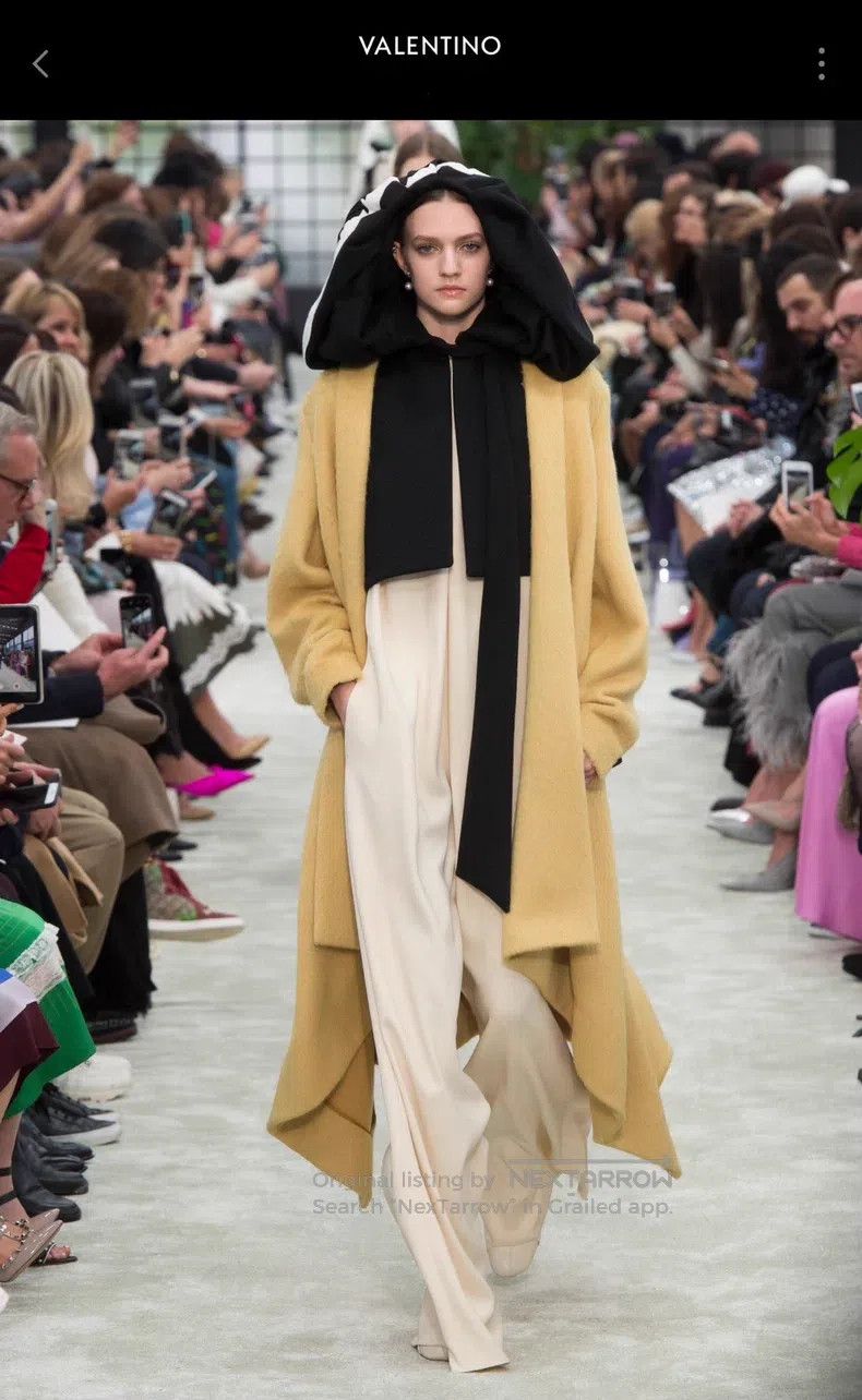 Valentino Valentino Alpaca cape coat Size M / US 6-8 / IT 42-44 - 1 Thumbnail