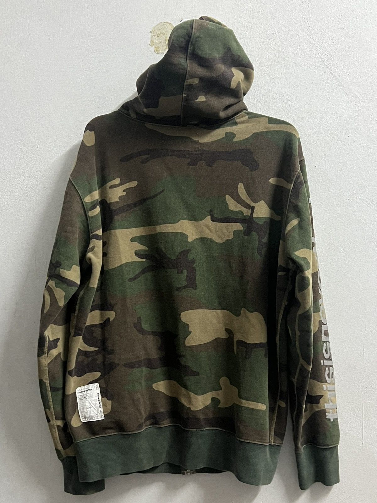 thisisneverthat TISNVRAT SWEATSHIRT hoodie CAMO spell out sleeves Size US L / EU 52-54 / 3 - 2 Thumbnail