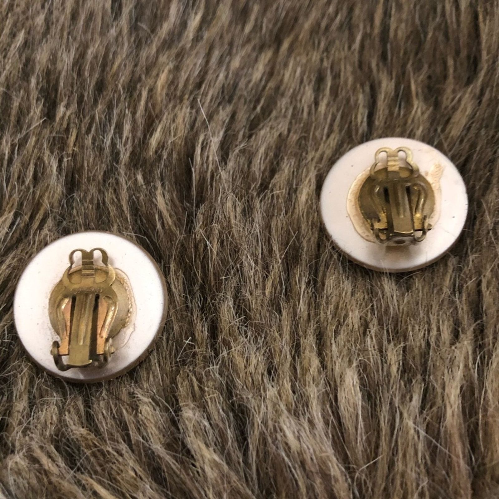 Vintage Vintage 60s champagne tone button clip on earrings Size ONE SIZE - 2 Thumbnail