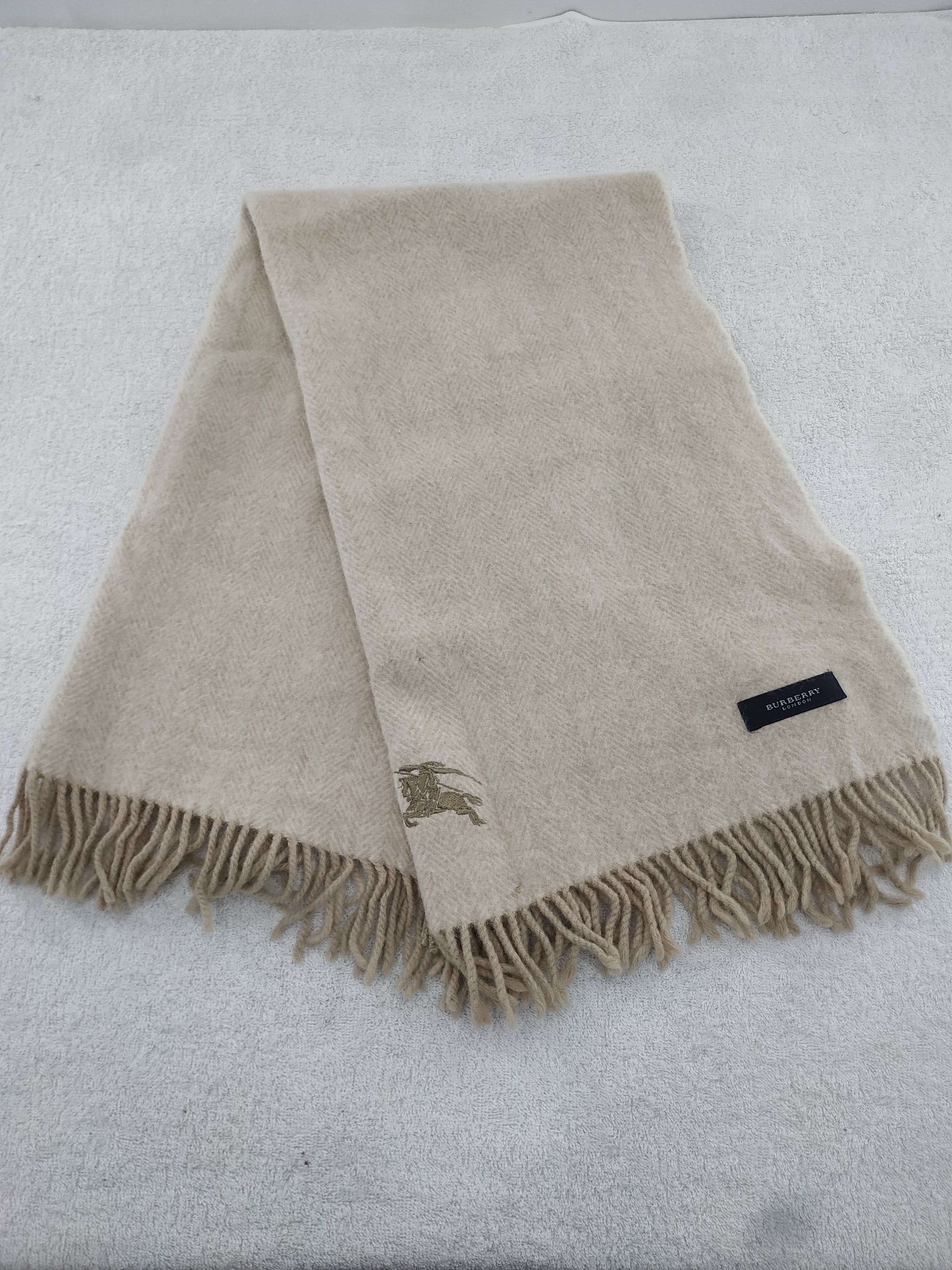 Burberry Vintage Burberry Scarf/Muffler/Neckwear MF137 Size ONE SIZE - 1 Thumbnail