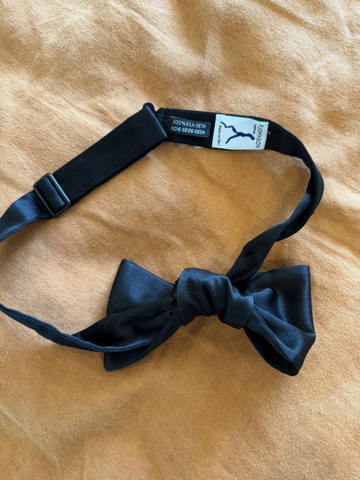 P. Johnson Silk Bowtie Size ONE SIZE - 2 Thumbnail