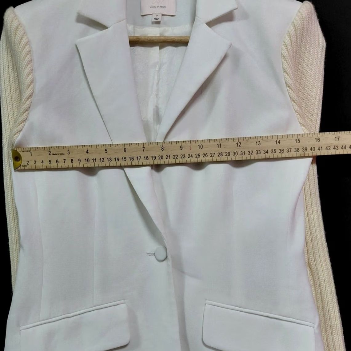 Vintage Cinq à Sept Merino Wool Sleeve Blazer White Solid Long Sleeve Women Size 0 Size XS / US 0-2 / IT 36-38 - 6 Thumbnail