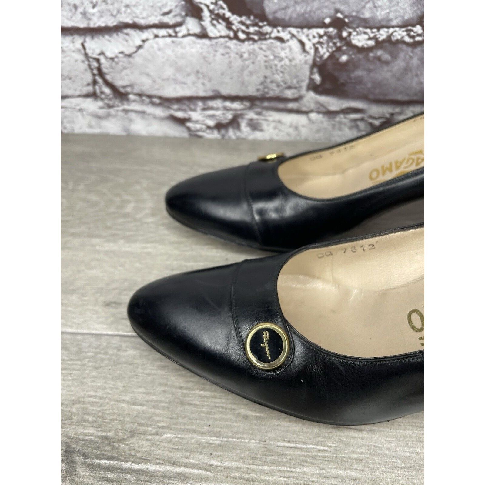 Salvatore Ferragamo Salvatore Ferragamo Black Leather Pointed Toe Pump Heels Wom Size US 7.5 / IT 37.5 - 11 Thumbnail