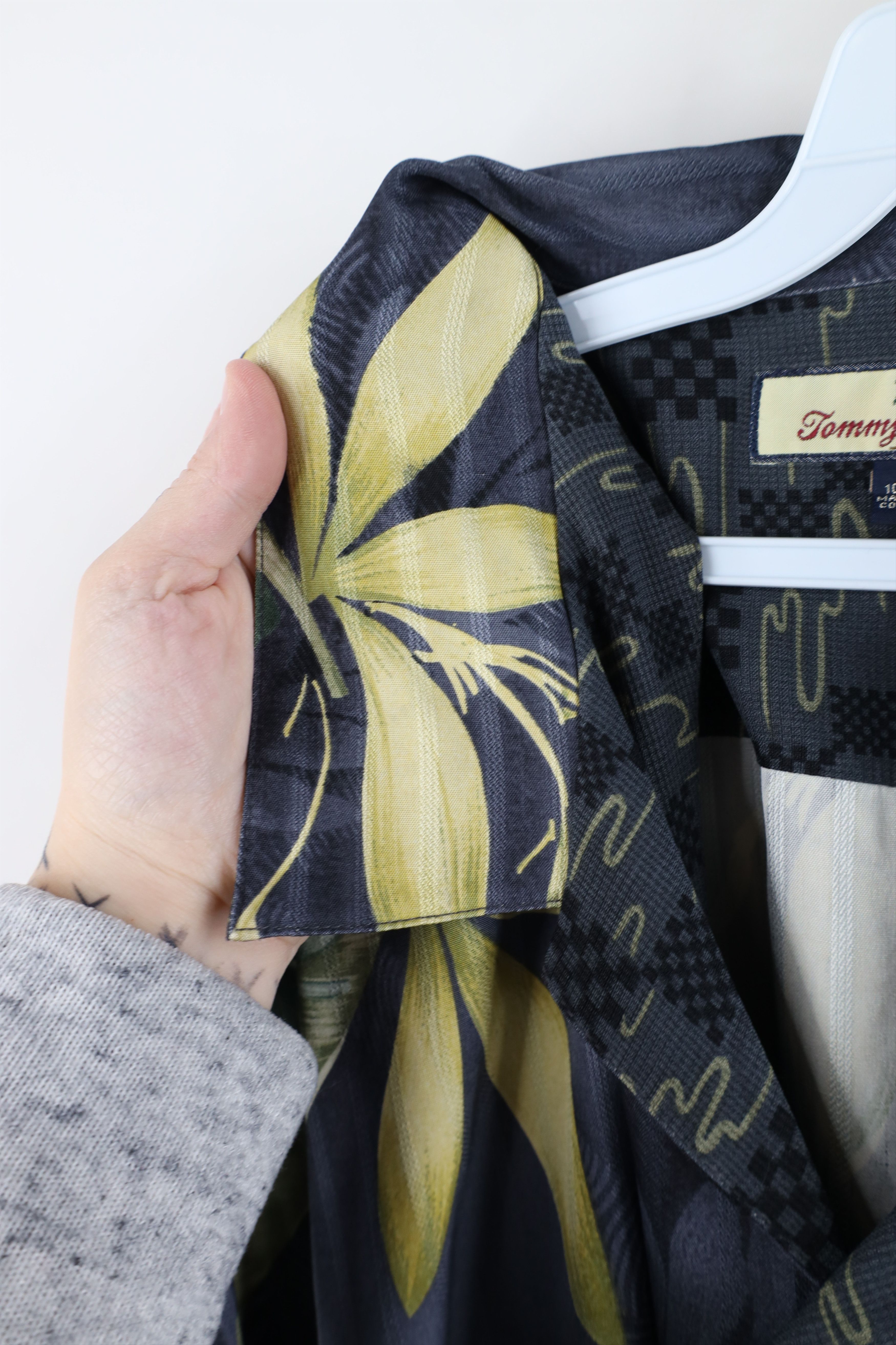 Tommy Bahama × Vintage Vintage 90s Tommy Bahama Looped Collar Hawaiian Button Shirt Size US XXL / EU 58 / 5 - 8 Thumbnail