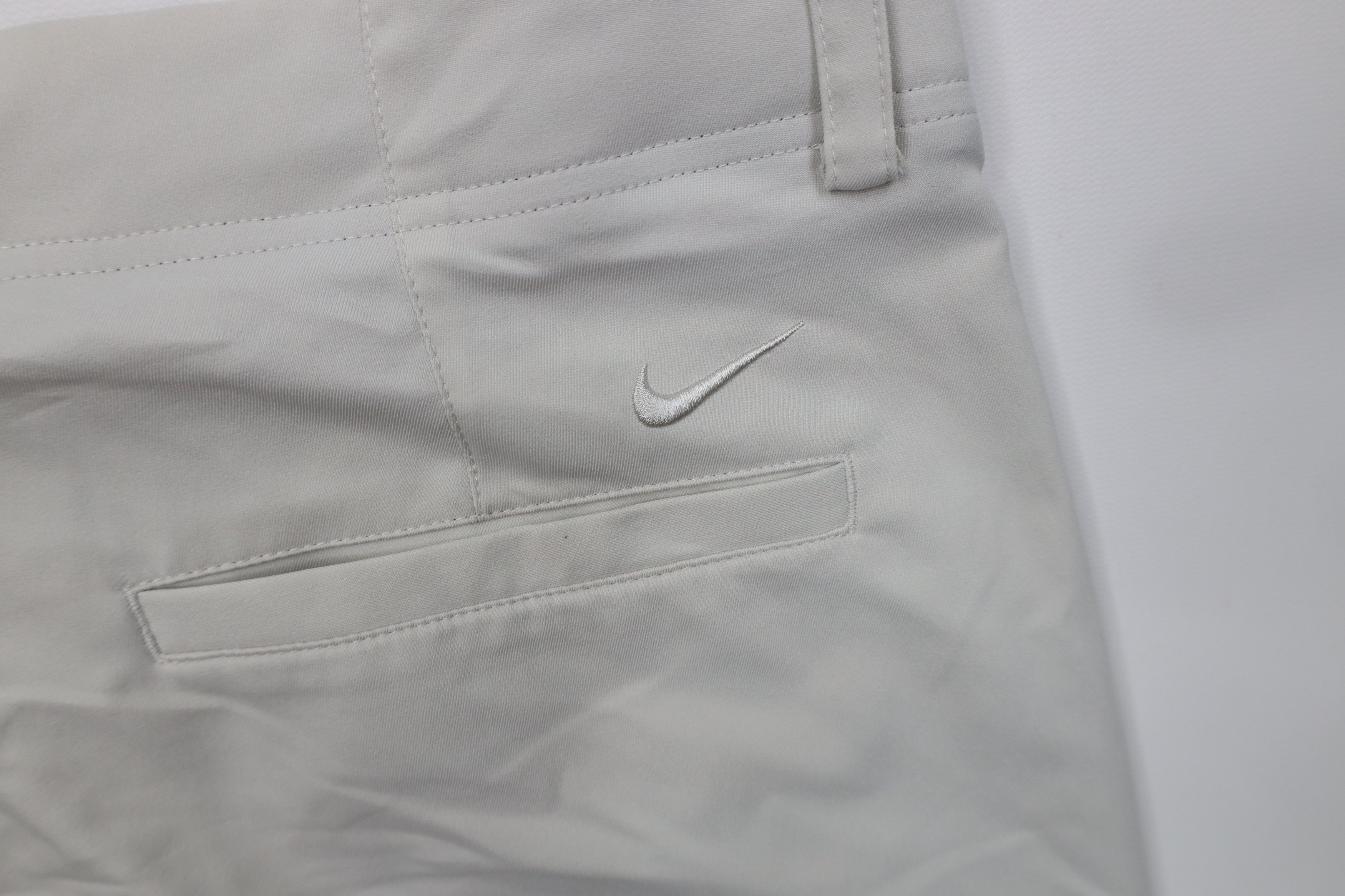 Nike Nike Golf Mini Swoosh Golfing Chino Shorts Beige Polyester Size US 40 / EU 56 - 13 Thumbnail