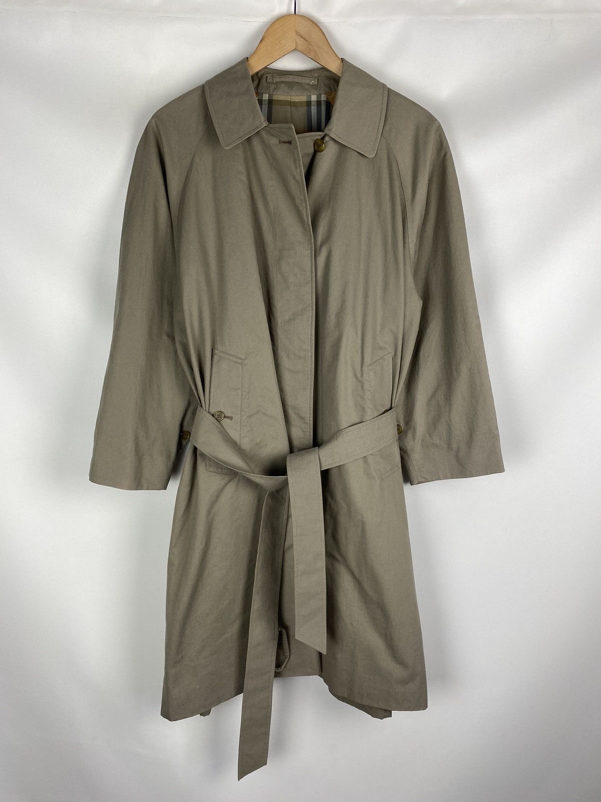 Burberry Burberrys vintage ladies single breasted belted trench coat Size M / US 6-8 / IT 42-44 - 22 Thumbnail