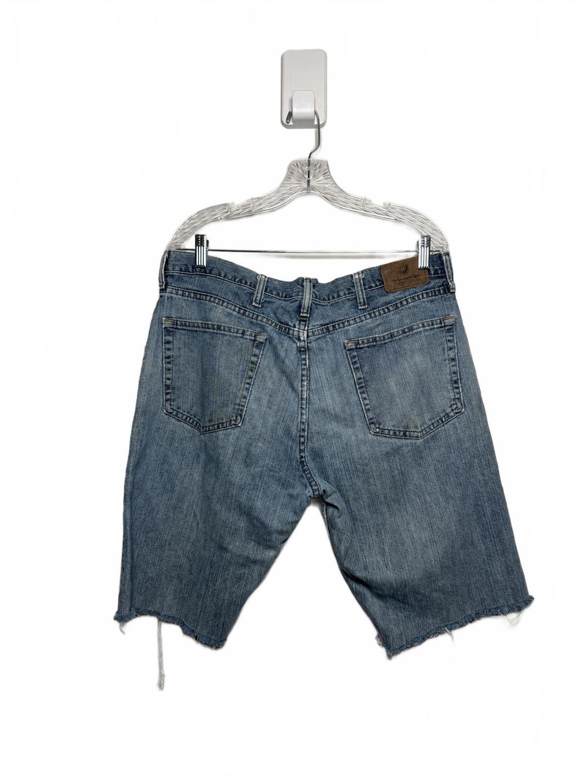 Designer Distressed Men Cut Off Denim Jean Shorts Size US 36 / EU 52 - 2 Thumbnail