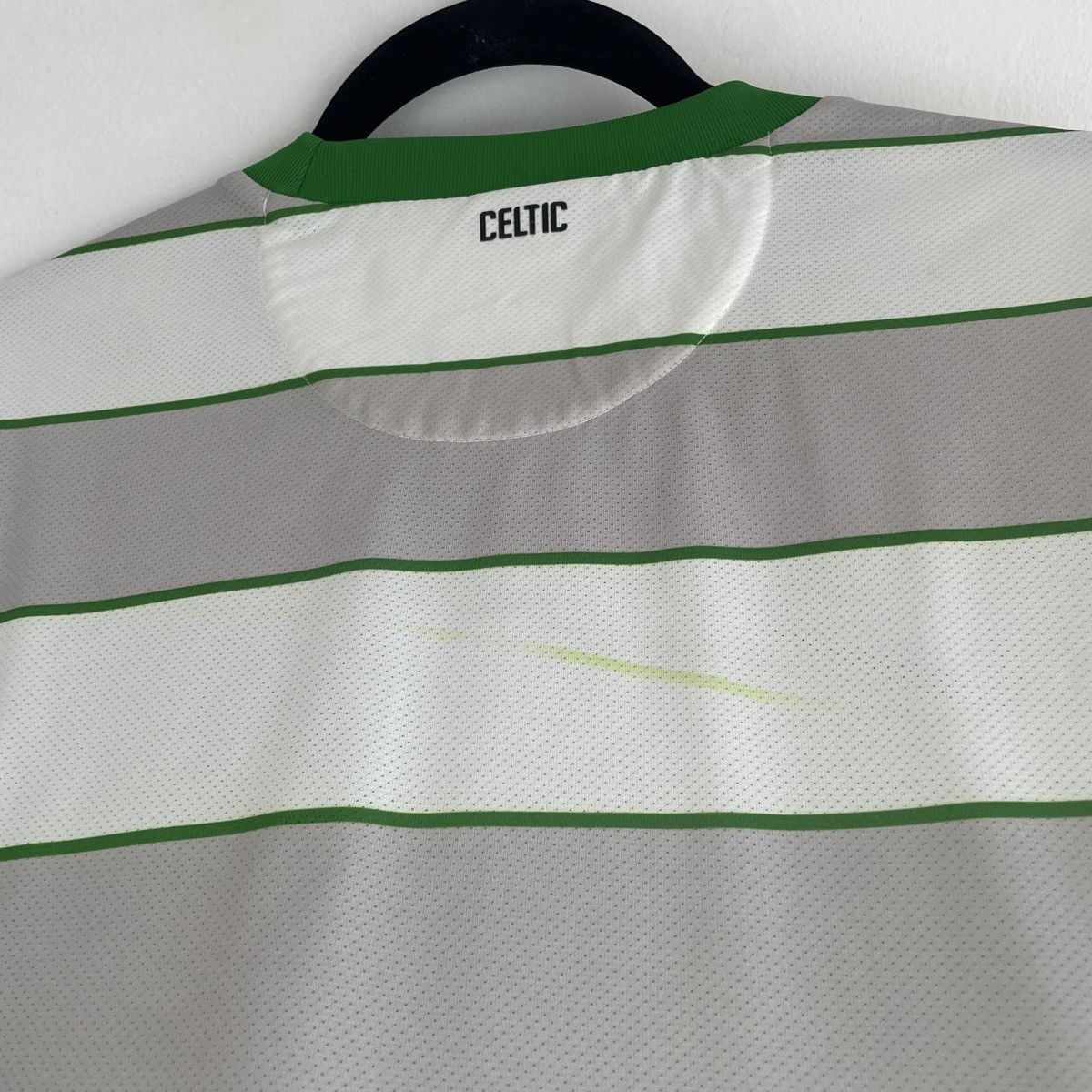 Nike Celtic Nike Away Soccer Jersey Shirt Men 2011/2012 size M Size US M / EU 48-50 / 2 - 10 Thumbnail