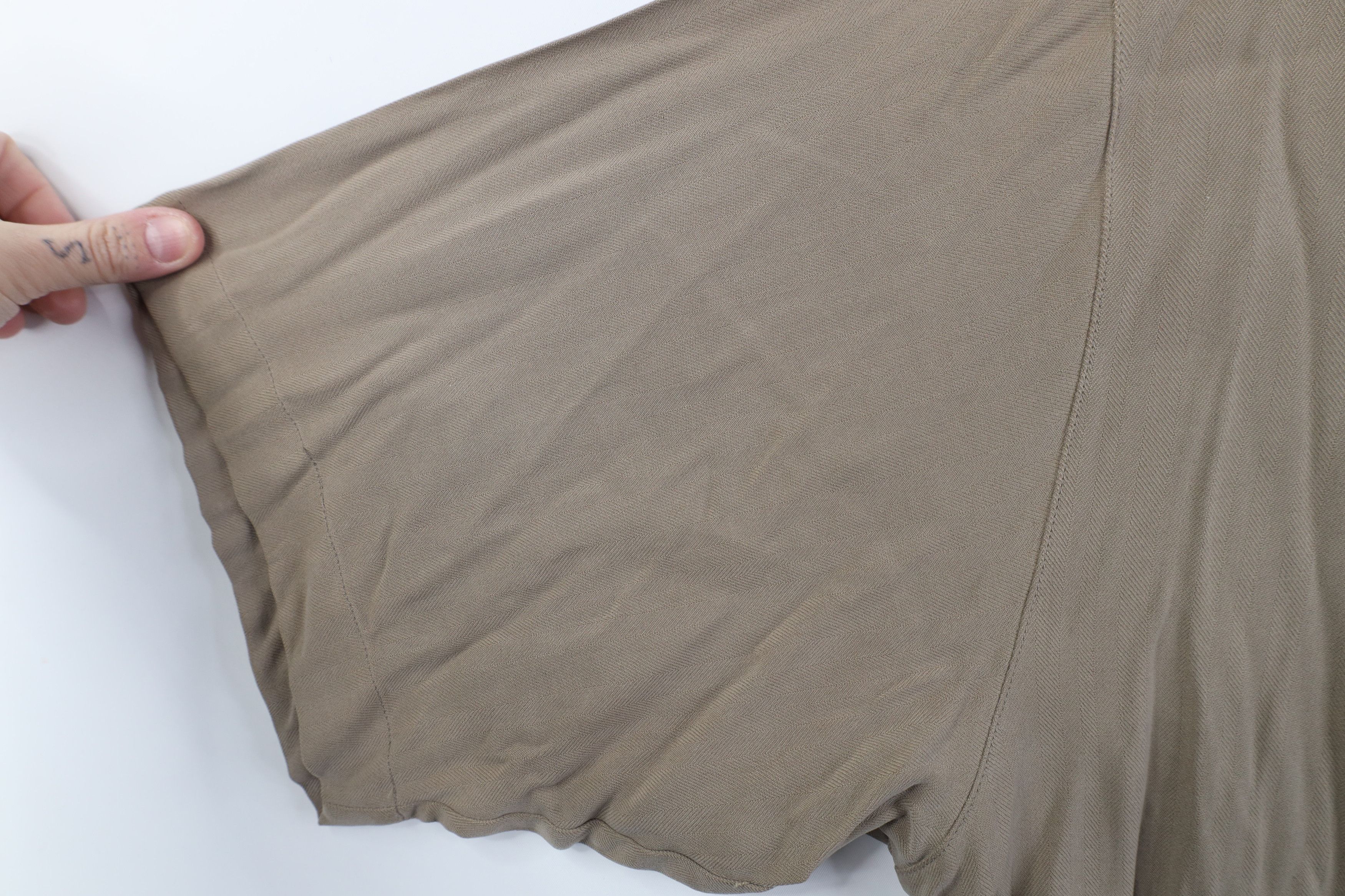 Vintage Vintage 90s Streetwear Looped Collar Silk Button Shirt Brown Size US L / EU 52-54 / 3 - 9 Thumbnail