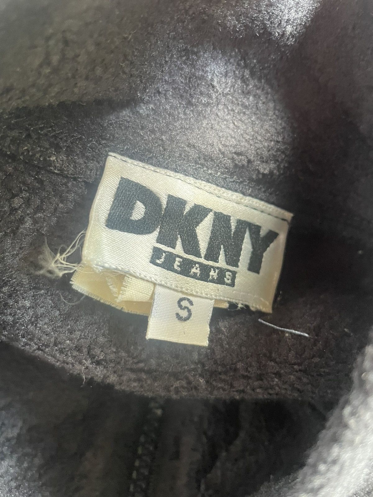 DKNY Vintage DKNY Fleece Size US XL / EU 56 / 4 - 13 Thumbnail