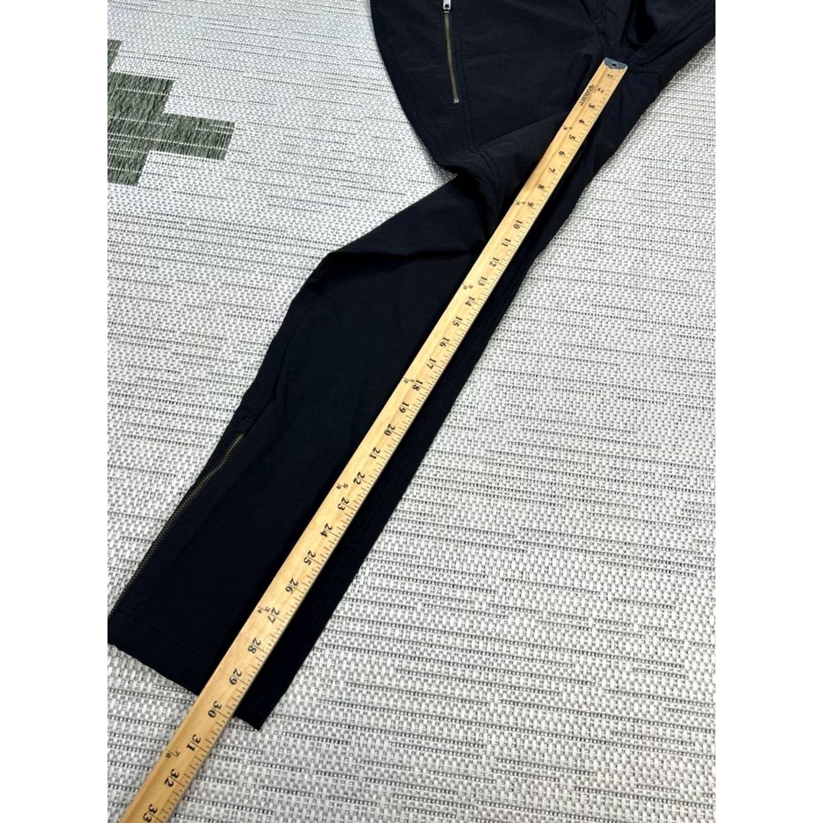 Athleta Athleta Womens Skinny Pants 12 Black Nylon Spandex Mid Rise Ankle Zip Wearable Outdoor Activewear Trousers Size 34" / US 12 / IT 48 - 3 Thumbnail