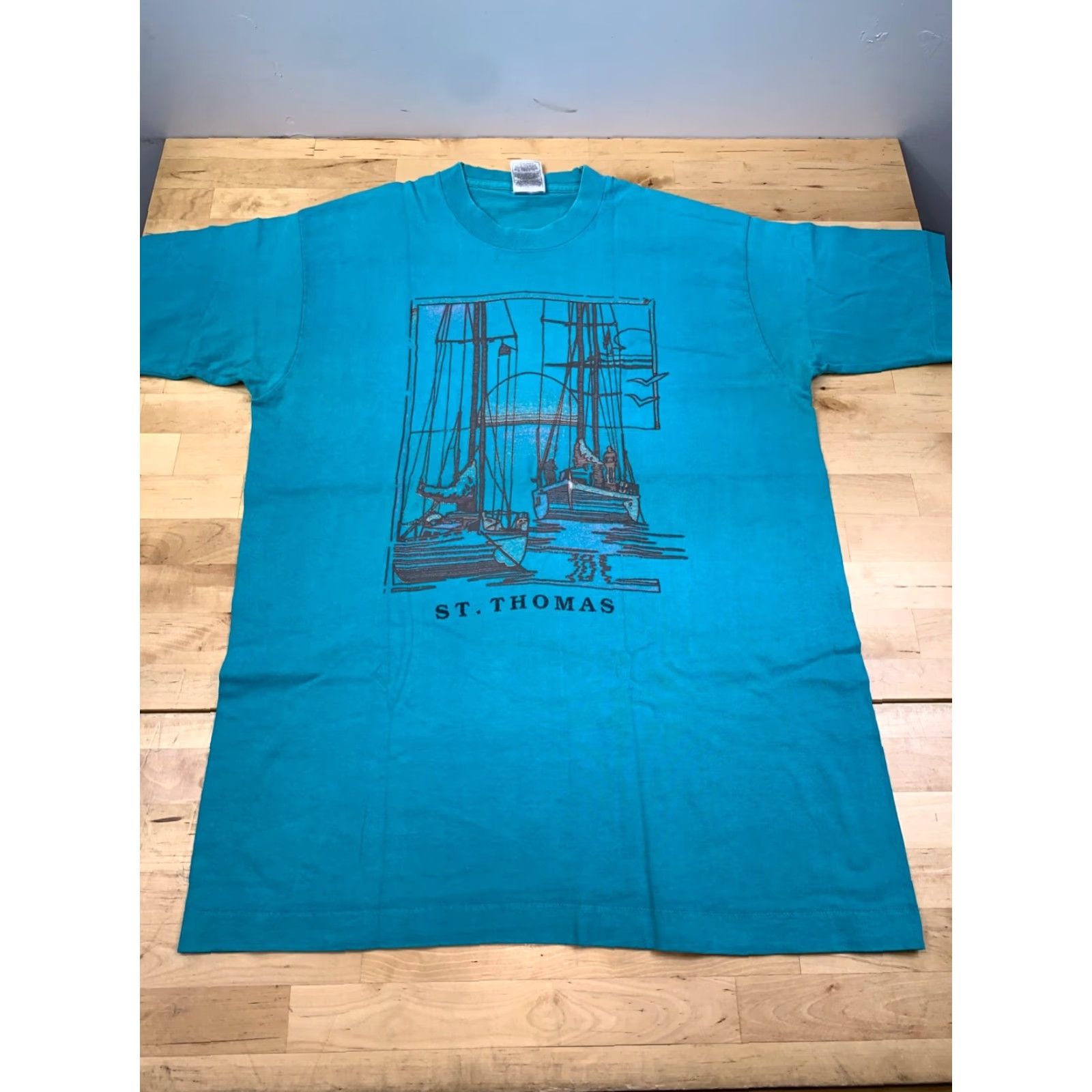 Fruit Of The Loom VINTAGE Fruit of the Loom T-Shirt Mens M Green Sail boats Sailing Single Stitch 9565 Size US M / EU 48-50 / 2 - 3 Thumbnail