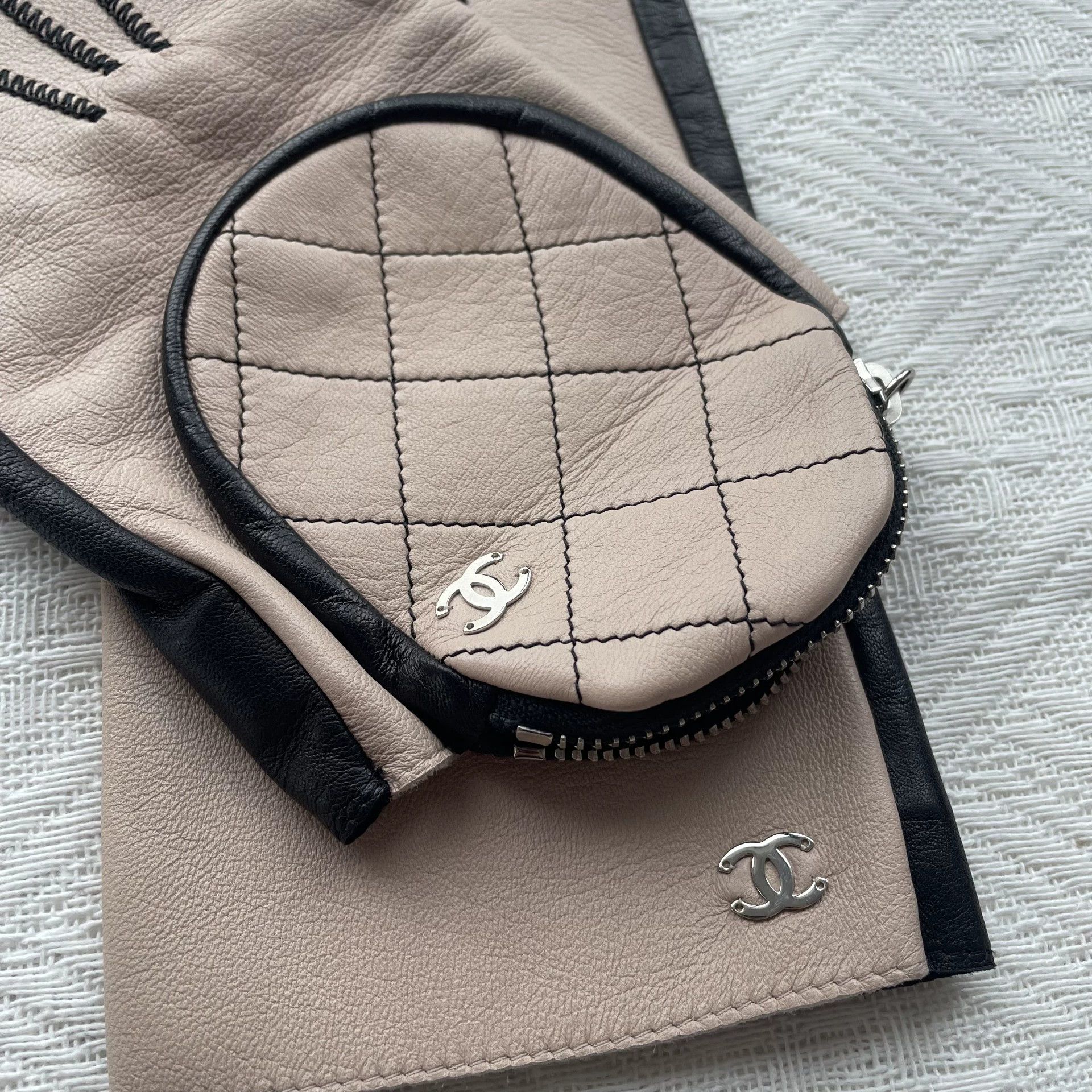Chanel CHANEL Women's Fingerless Golf Glove 98 New B&W 8 Size ONE SIZE - 6 Thumbnail