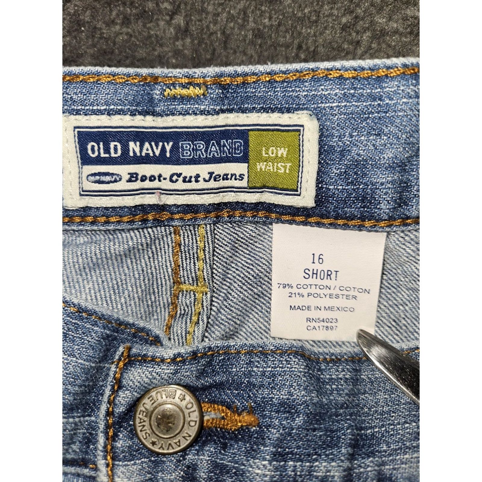 Old Navy VINTAGE Old Navy Jeans Womens 16 Short Wash Mid Rise Bootcut Denim Size 38" / US 16 / IT 52 - 2 Thumbnail