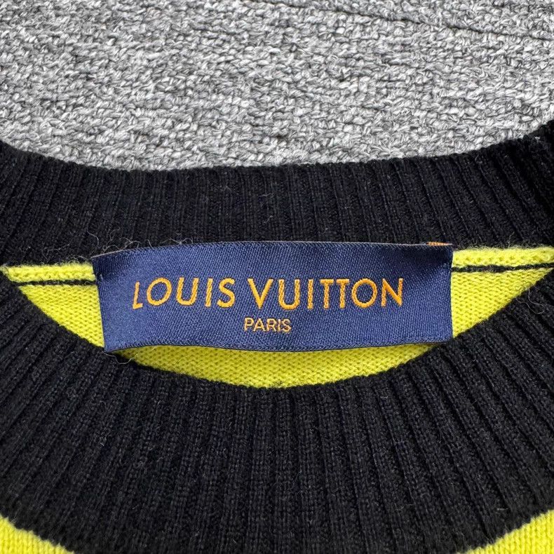 Louis Vuitton Louis Vuitton Two-tone patchwork wool sweater Size US M / EU 48-50 / 2 - 2 Thumbnail