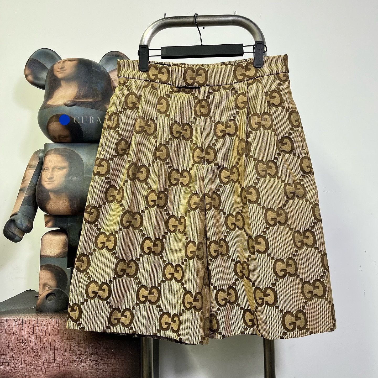 Gucci Stylish Beige Canvas Shorts Size US 30 / EU 46 - 1 Thumbnail
