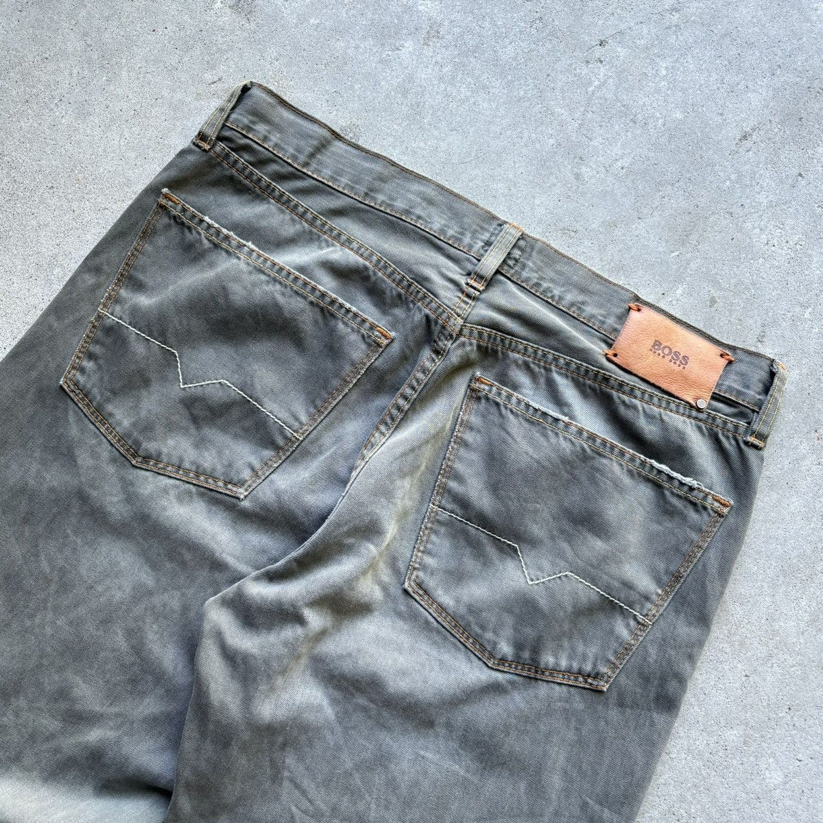Hugo Boss × Japanese Brand × Vintage vintage Y2K HUGO BOSS Wide Leg Bootcut Fade Wash Denim jeans Size US 35 - 18 Thumbnail